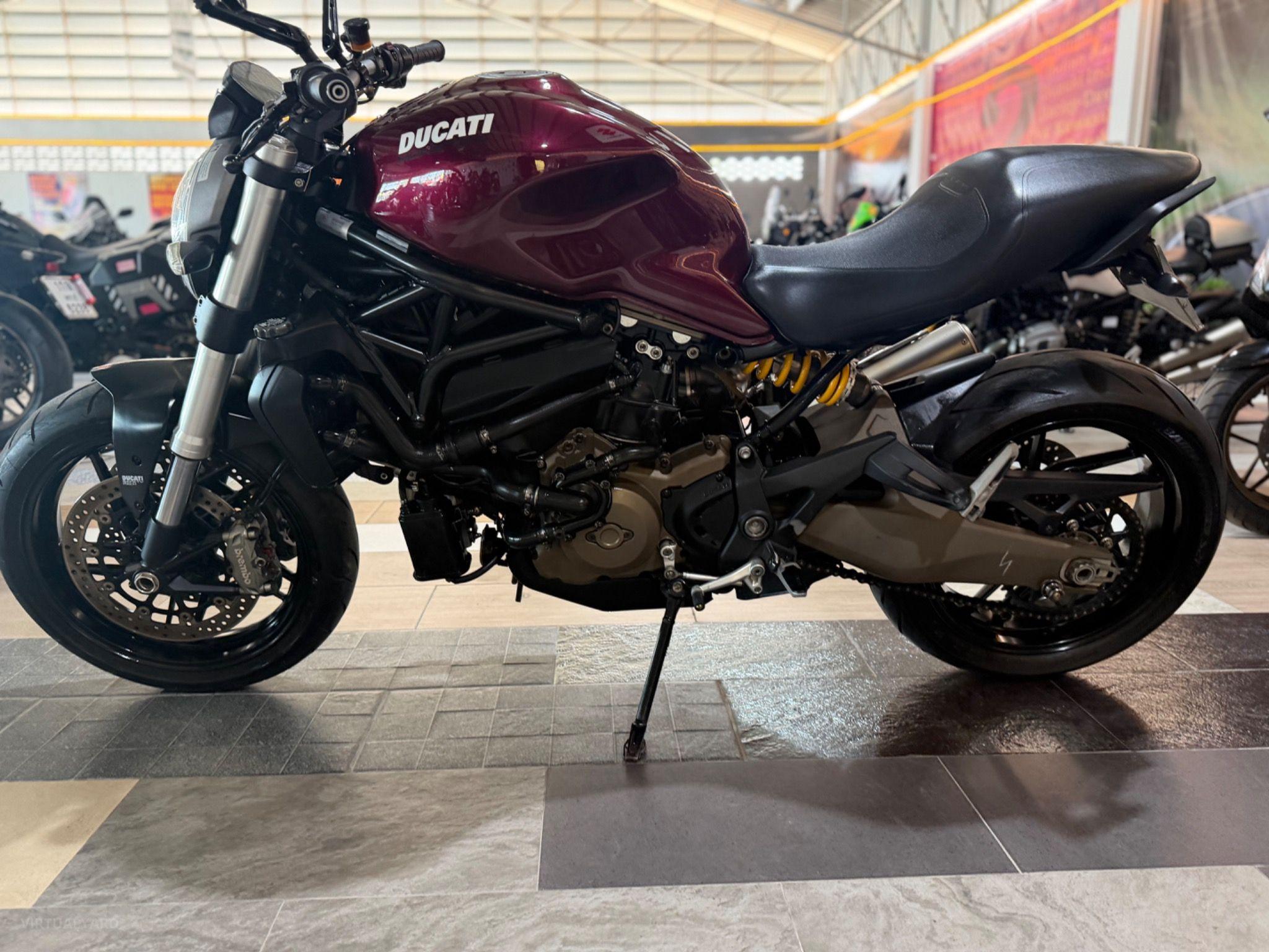 DUCATI MONSTER 821