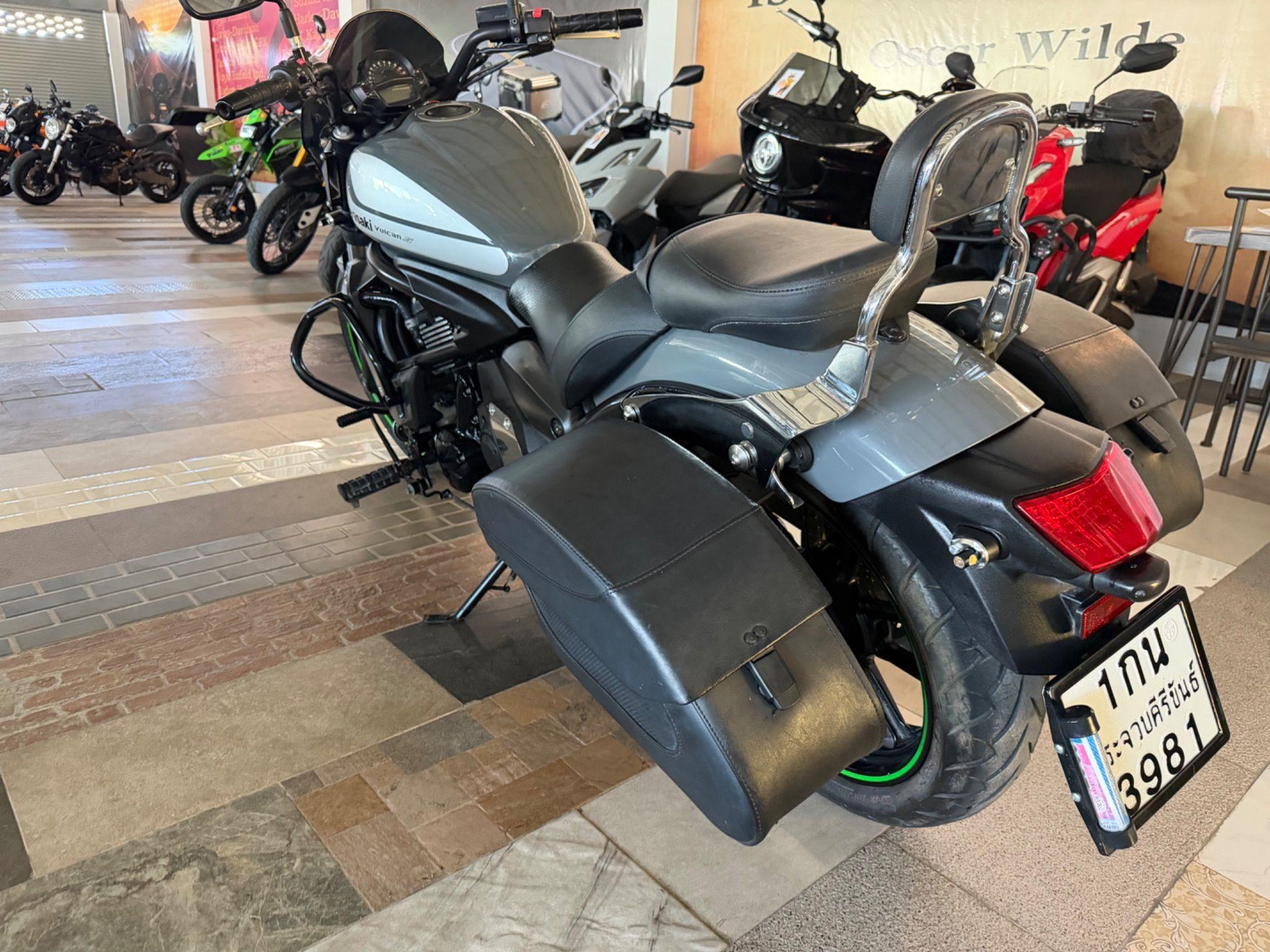 KAWASAKI VULCAN CAFE 650 ABS