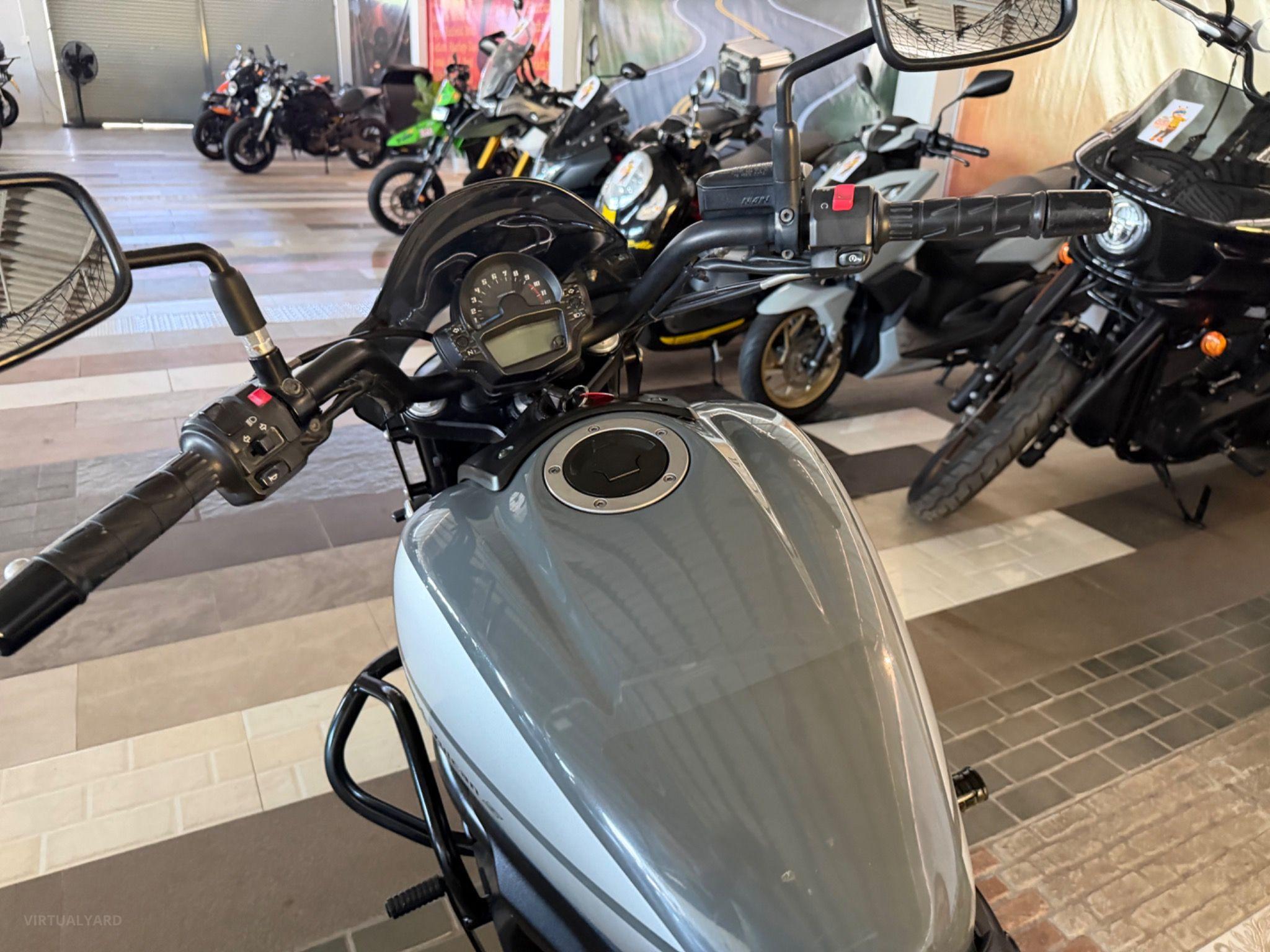 KAWASAKI VULCAN CAFE 650 ABS