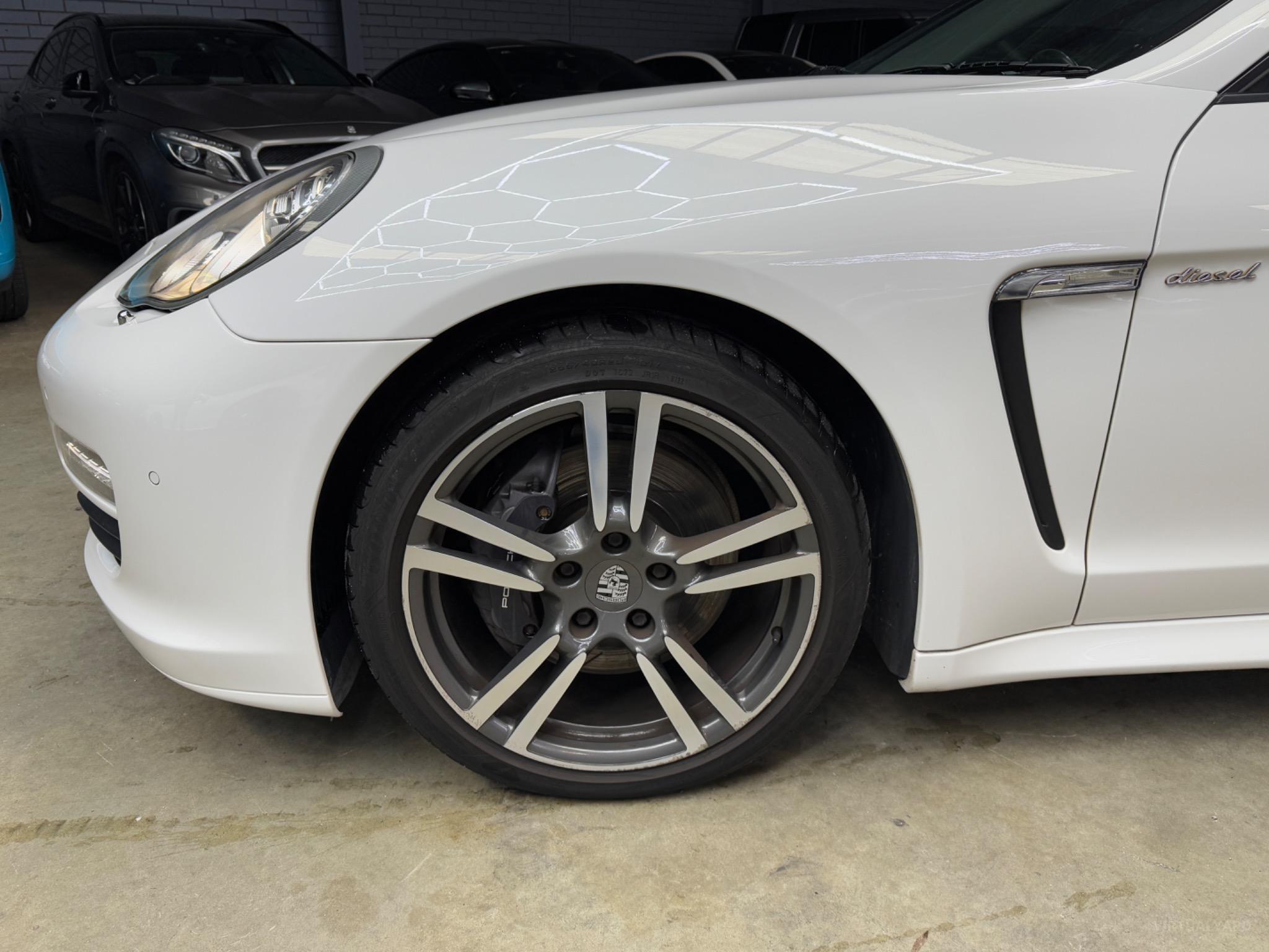 PORSCHE PANAMERA