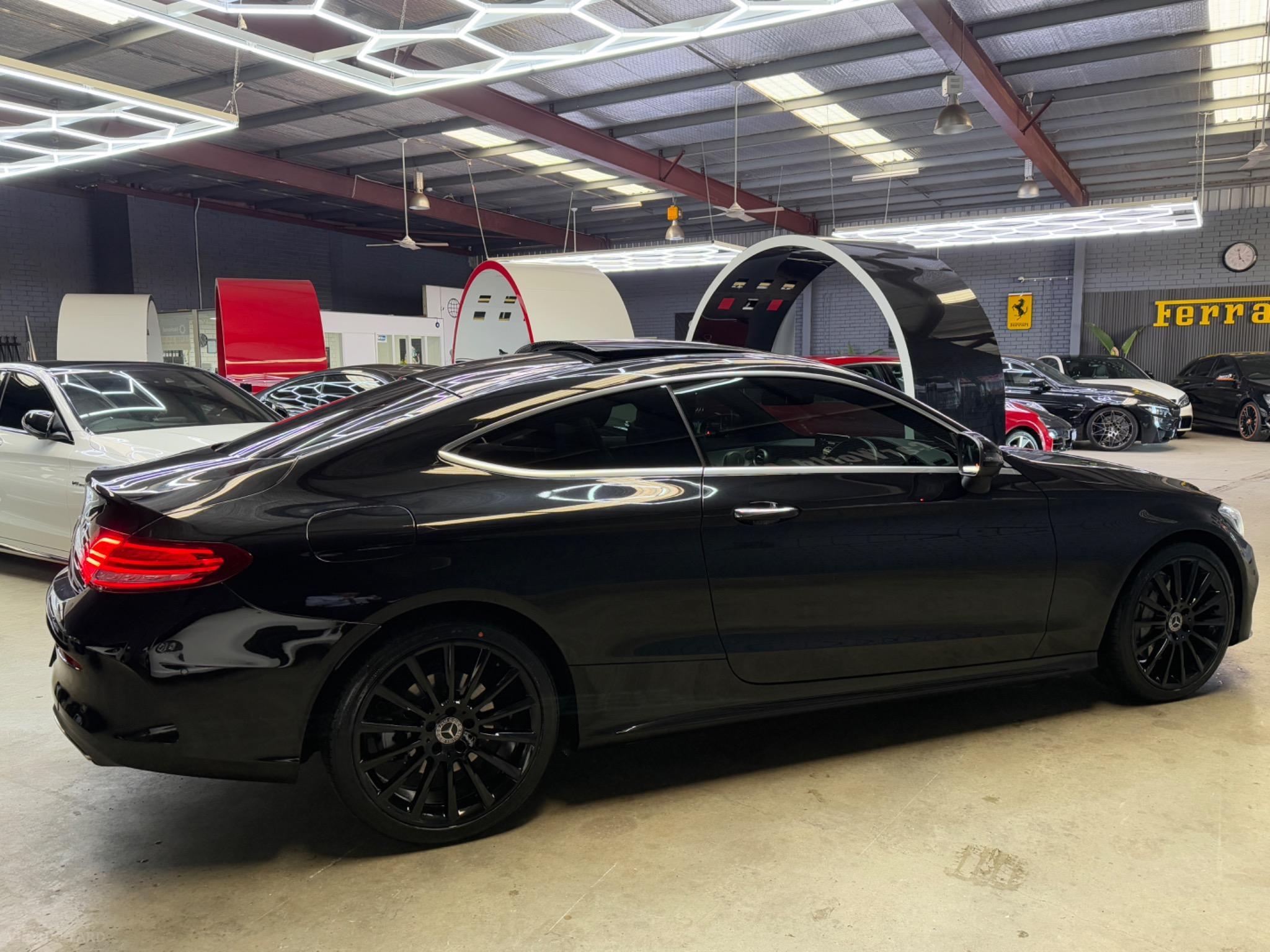 MERCEDES-BENZ C300