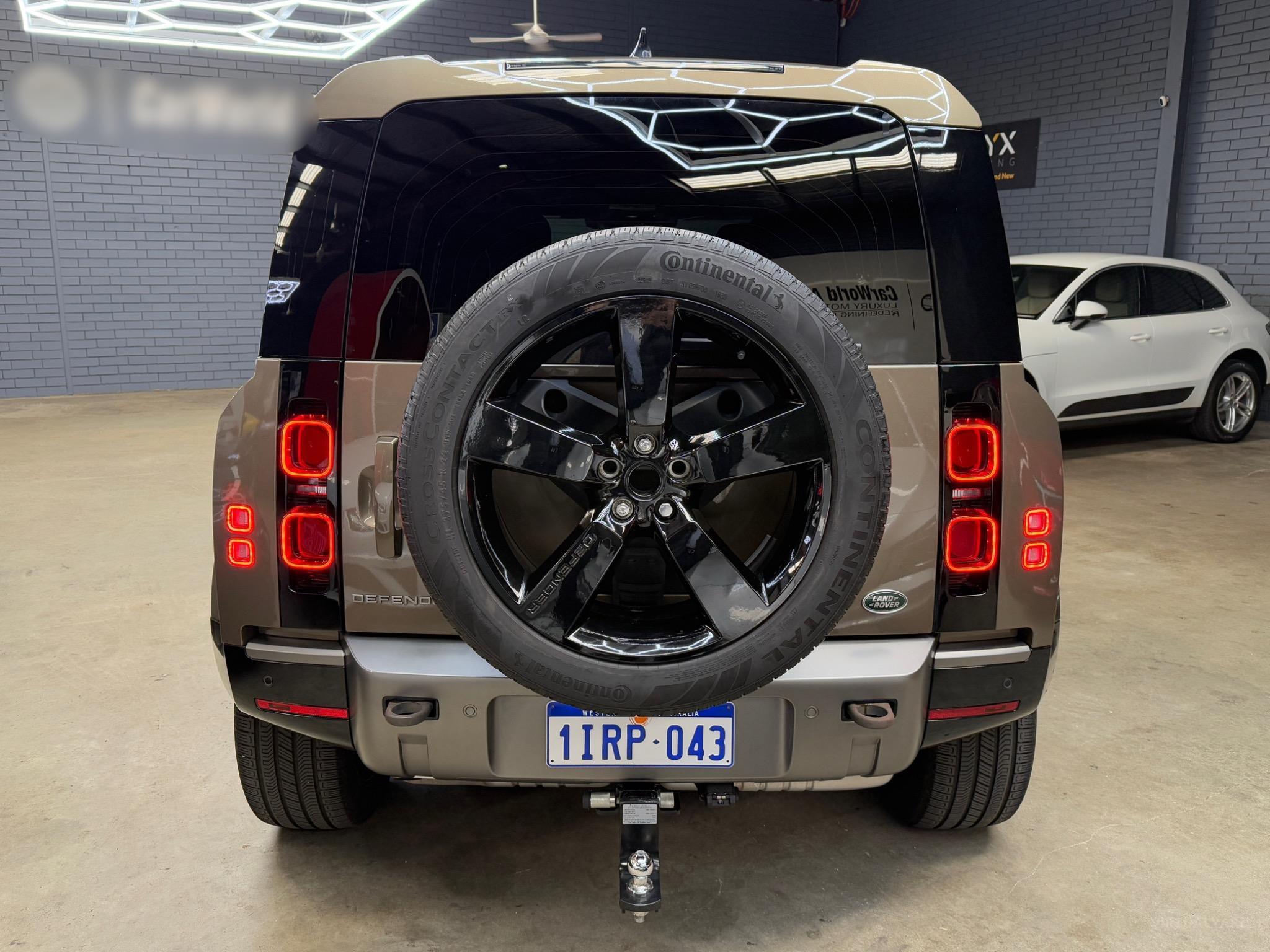 LAND ROVER DEFENDER