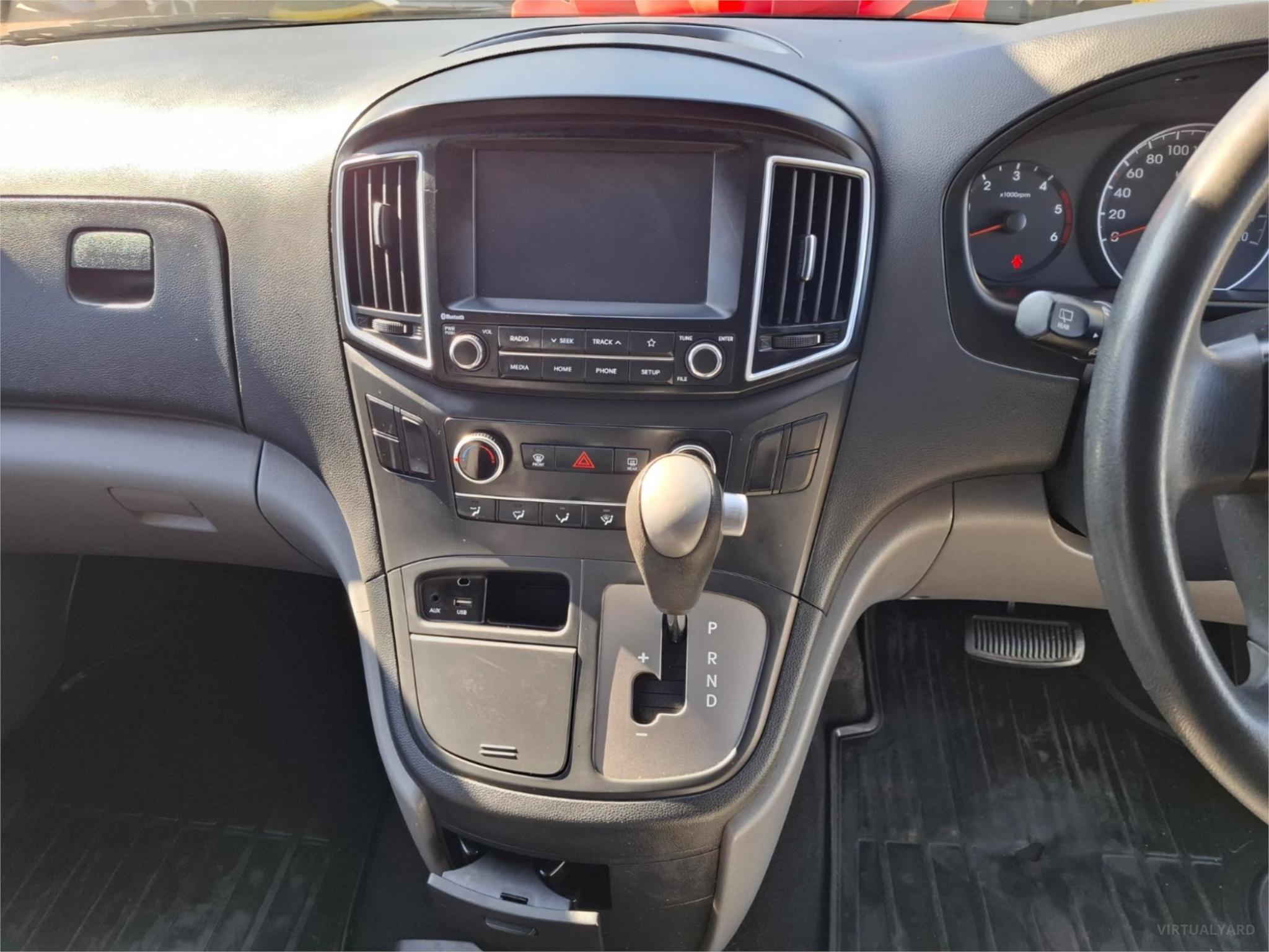 2018 HYUNDAI ILOAD TQ4 MY19 VAN 5DR AUTO 5SP 1098KG 2.5DT image 11