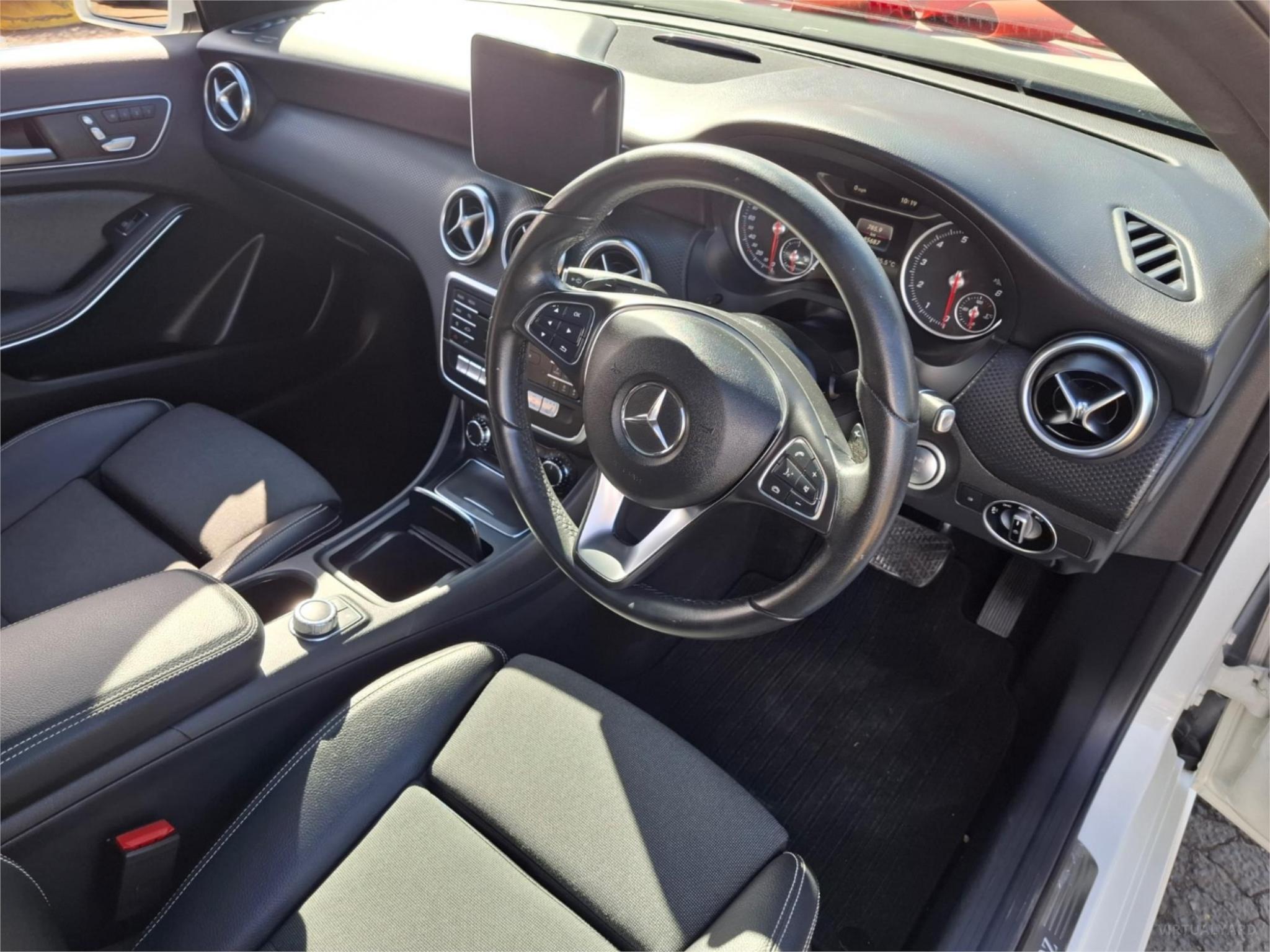 2017 MERCEDES-BENZ A-CLASS W176 A180 HATCHBACK 5DR D-CT 7SP 1.6T image 8