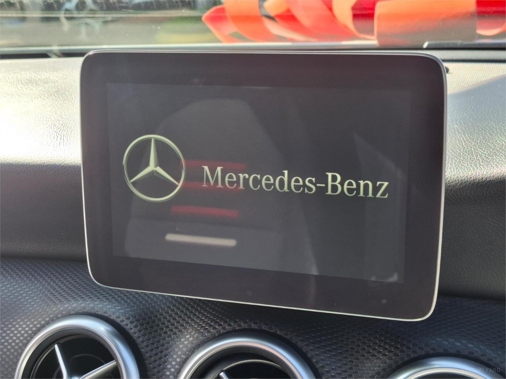 2017 MERCEDES-BENZ A-CLASS W176 A180 HATCHBACK 5DR D-CT 7SP 1.6T image 14