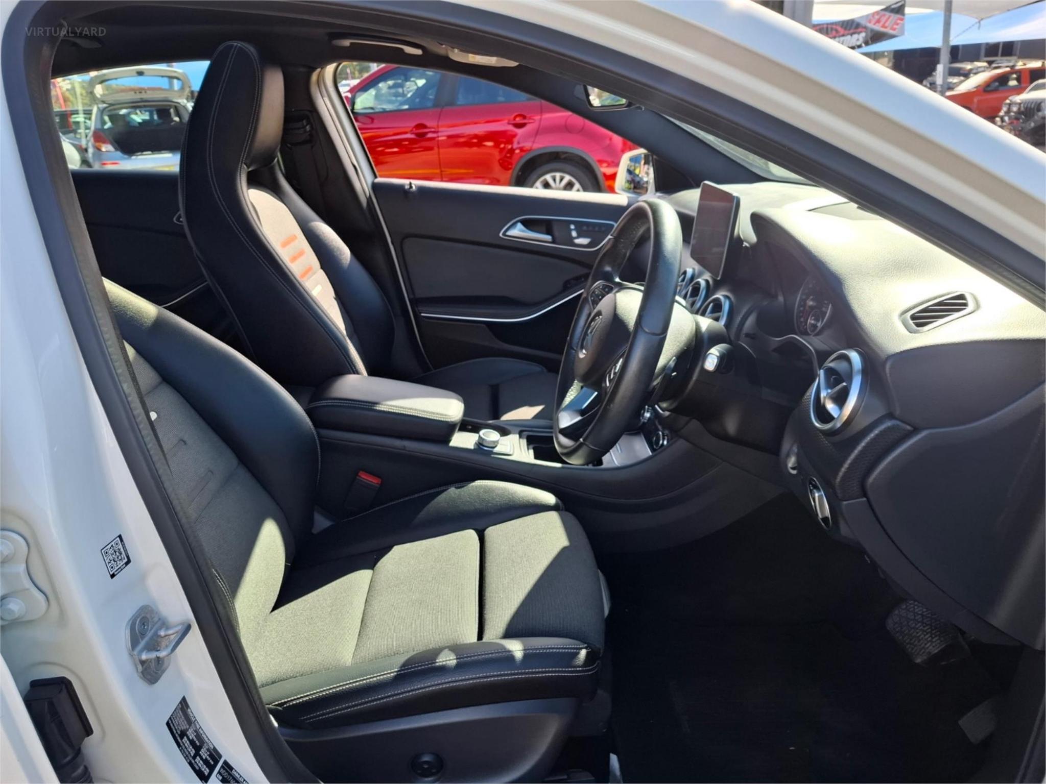 2017 MERCEDES-BENZ A-CLASS W176 A180 HATCHBACK 5DR D-CT 7SP 1.6T image 9