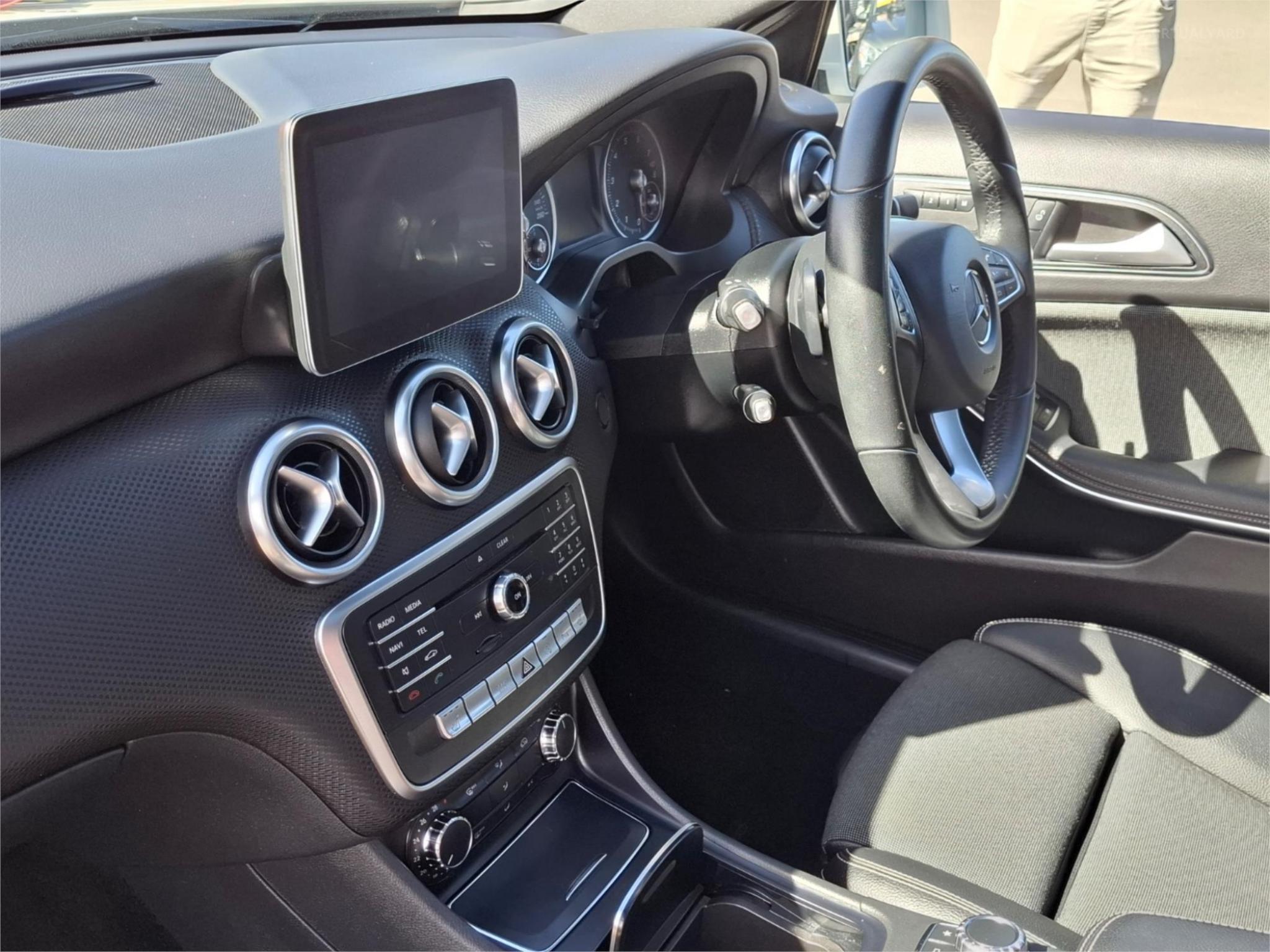 2017 MERCEDES-BENZ A-CLASS W176 A180 HATCHBACK 5DR D-CT 7SP 1.6T image 20