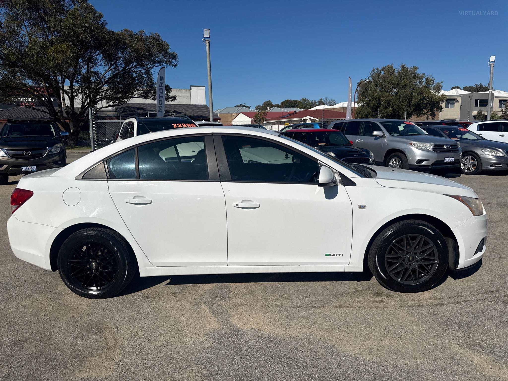 HOLDEN CRUZE