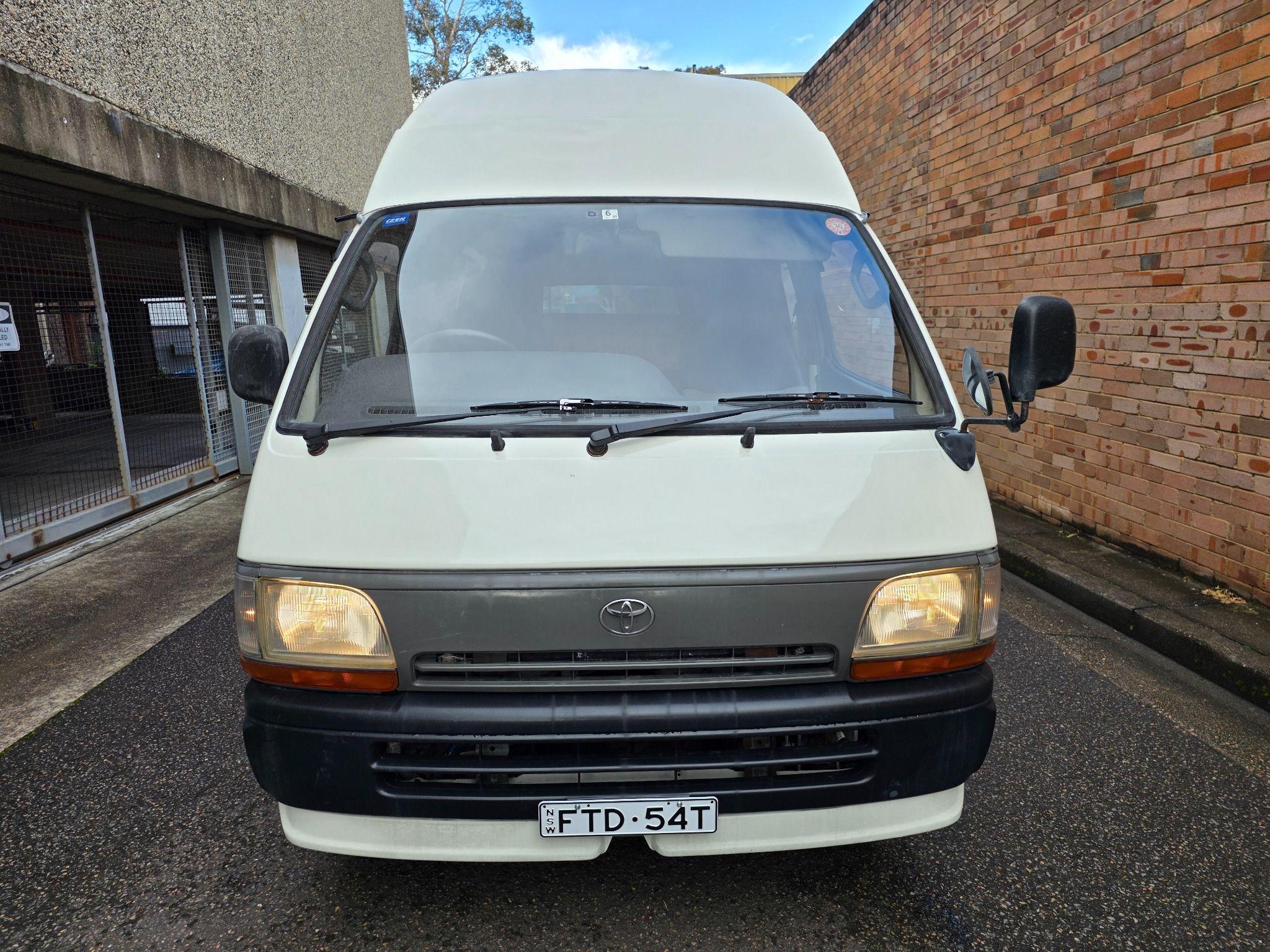 TOYOTA HIACE CAMPERVAN