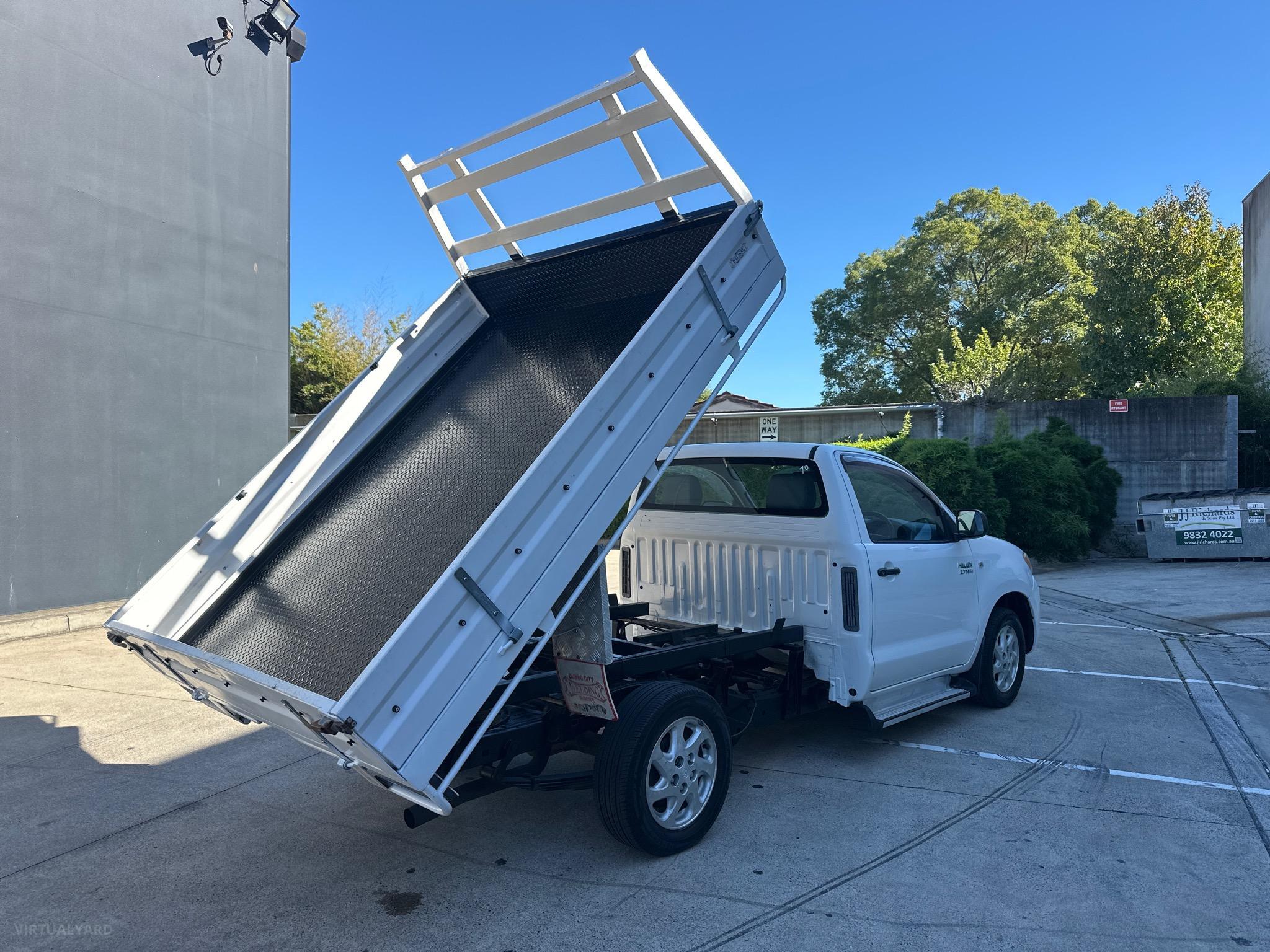 TOYOTA HILUX TGN16R MY07 WORKMATE CAB CHASSIS SINGLE CAB 2DR MAN 5SP, 4X2 1370KG 2.7I image 16