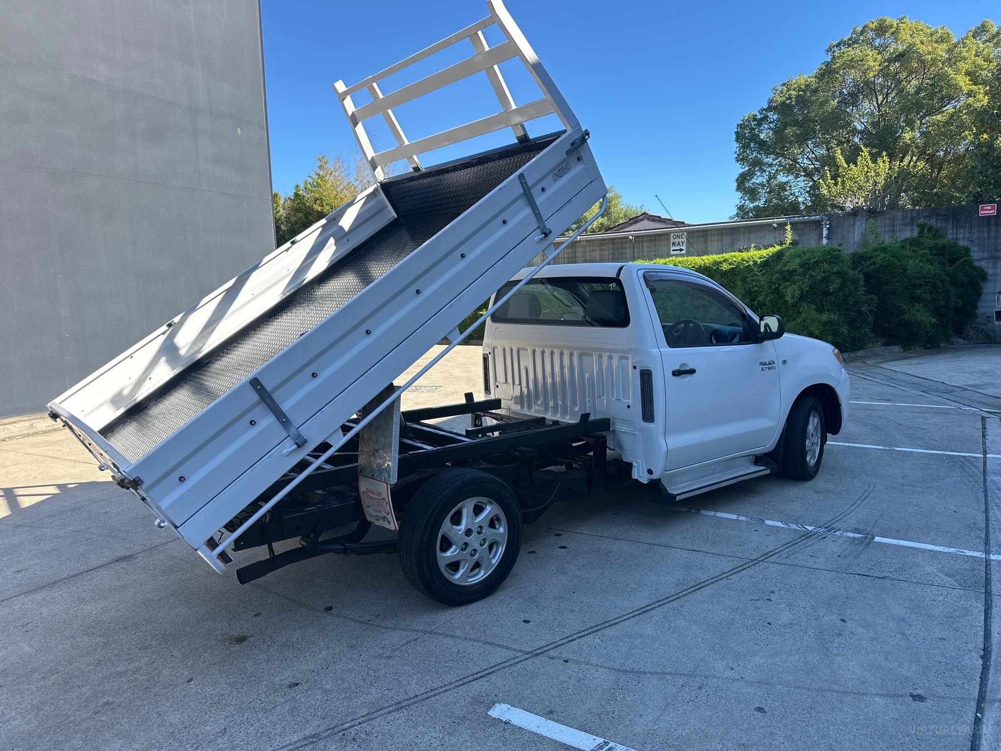 TOYOTA HILUX TGN16R MY07 WORKMATE CAB CHASSIS SINGLE CAB 2DR MAN 5SP, 4X2 1370KG 2.7I image 2