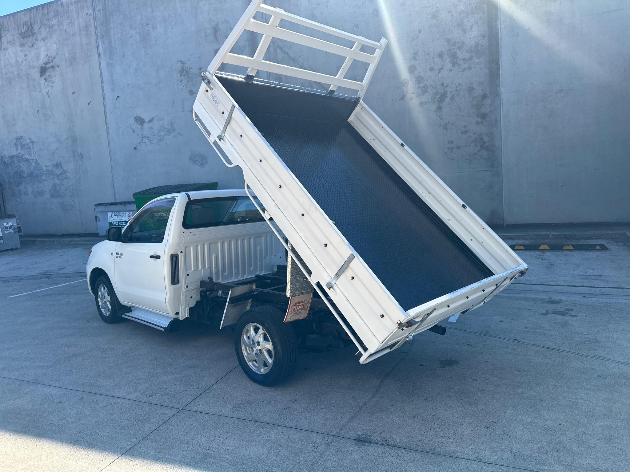 TOYOTA HILUX TGN16R MY07 WORKMATE CAB CHASSIS SINGLE CAB 2DR MAN 5SP, 4X2 1370KG 2.7I image 17