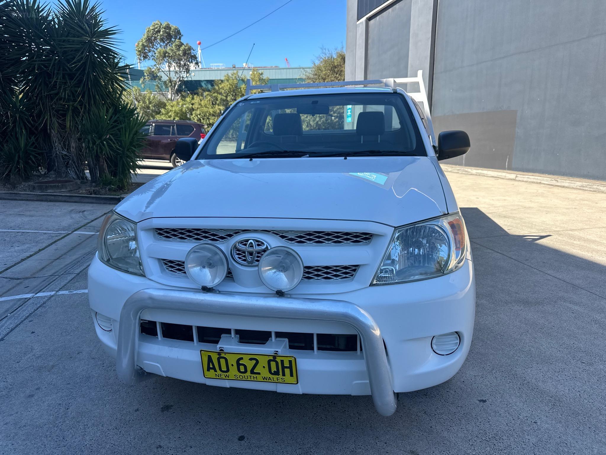 TOYOTA HILUX TGN16R MY07 WORKMATE CAB CHASSIS SINGLE CAB 2DR MAN 5SP, 4X2 1370KG 2.7I image 5