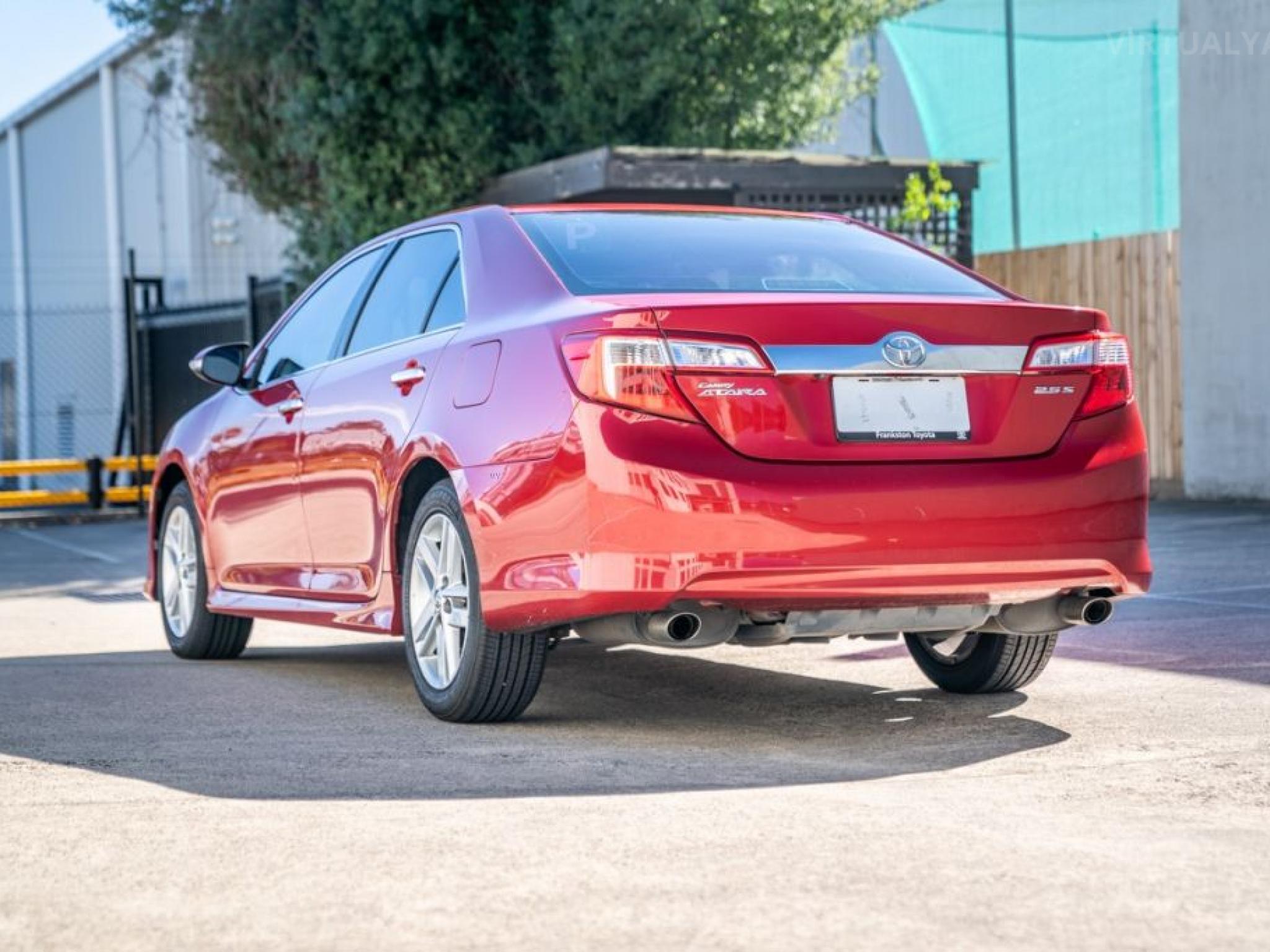 TOYOTA CAMRY