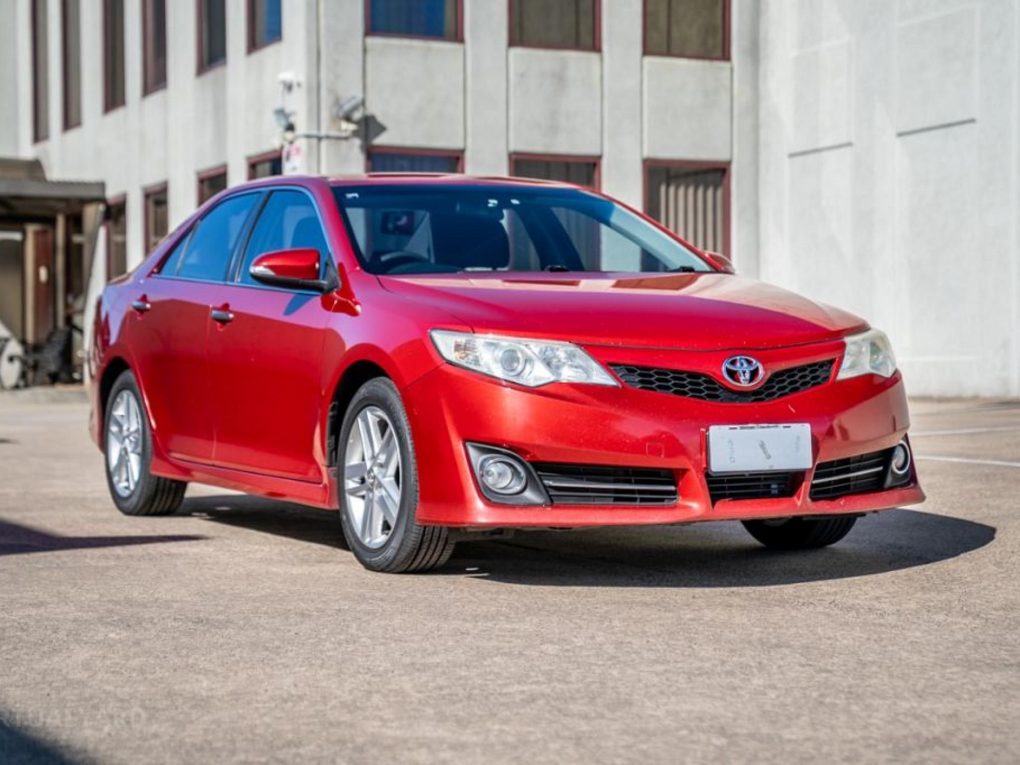 TOYOTA CAMRY
