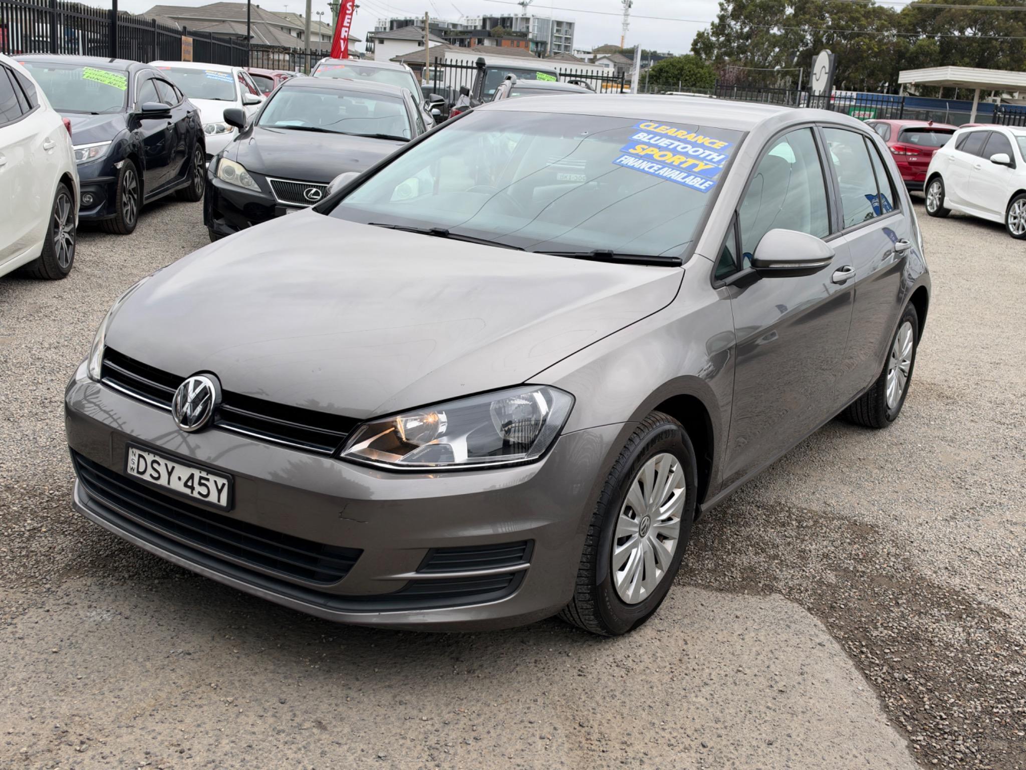 VOLKSWAGEN GOLF