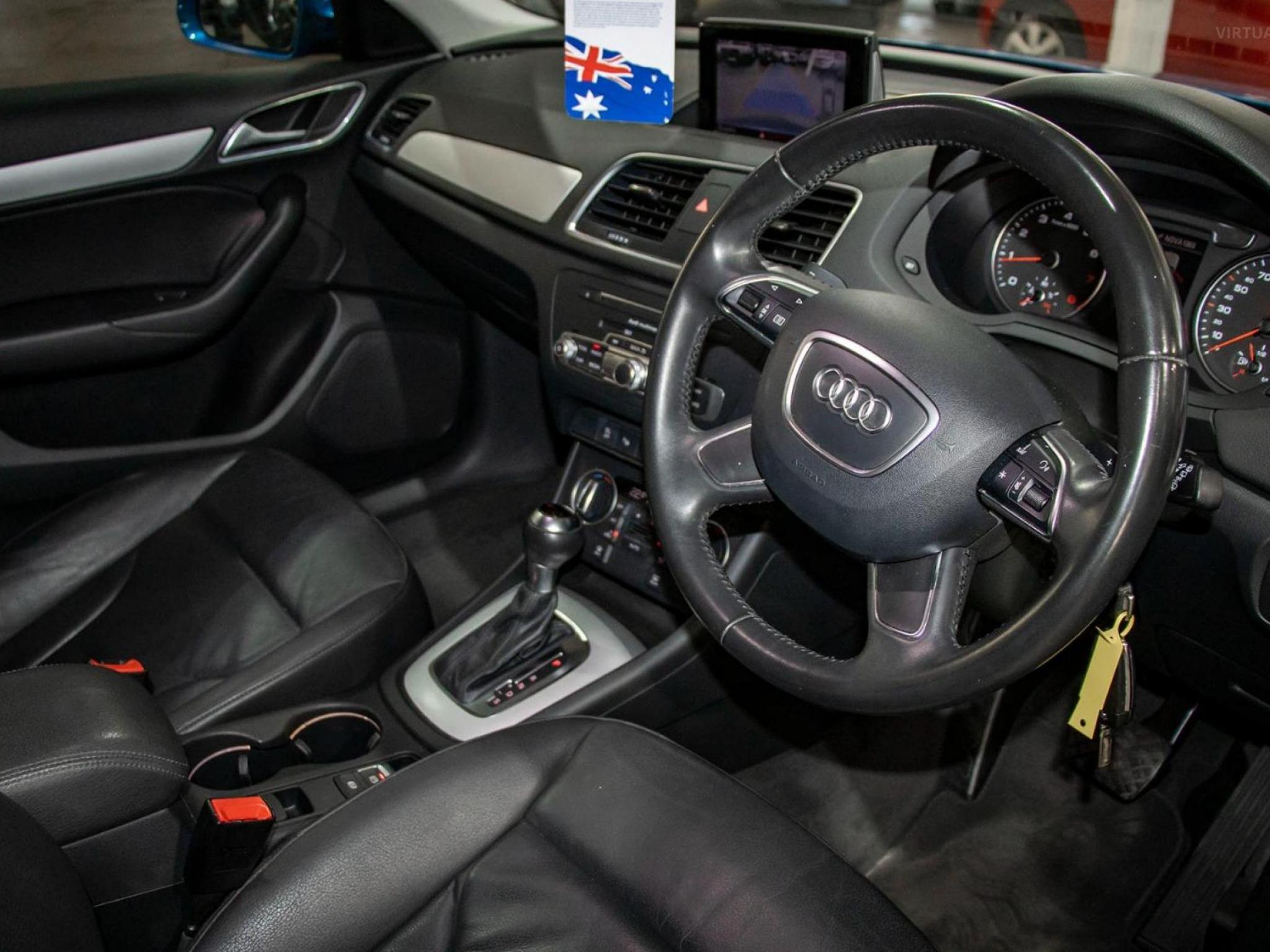 AUDI Q3