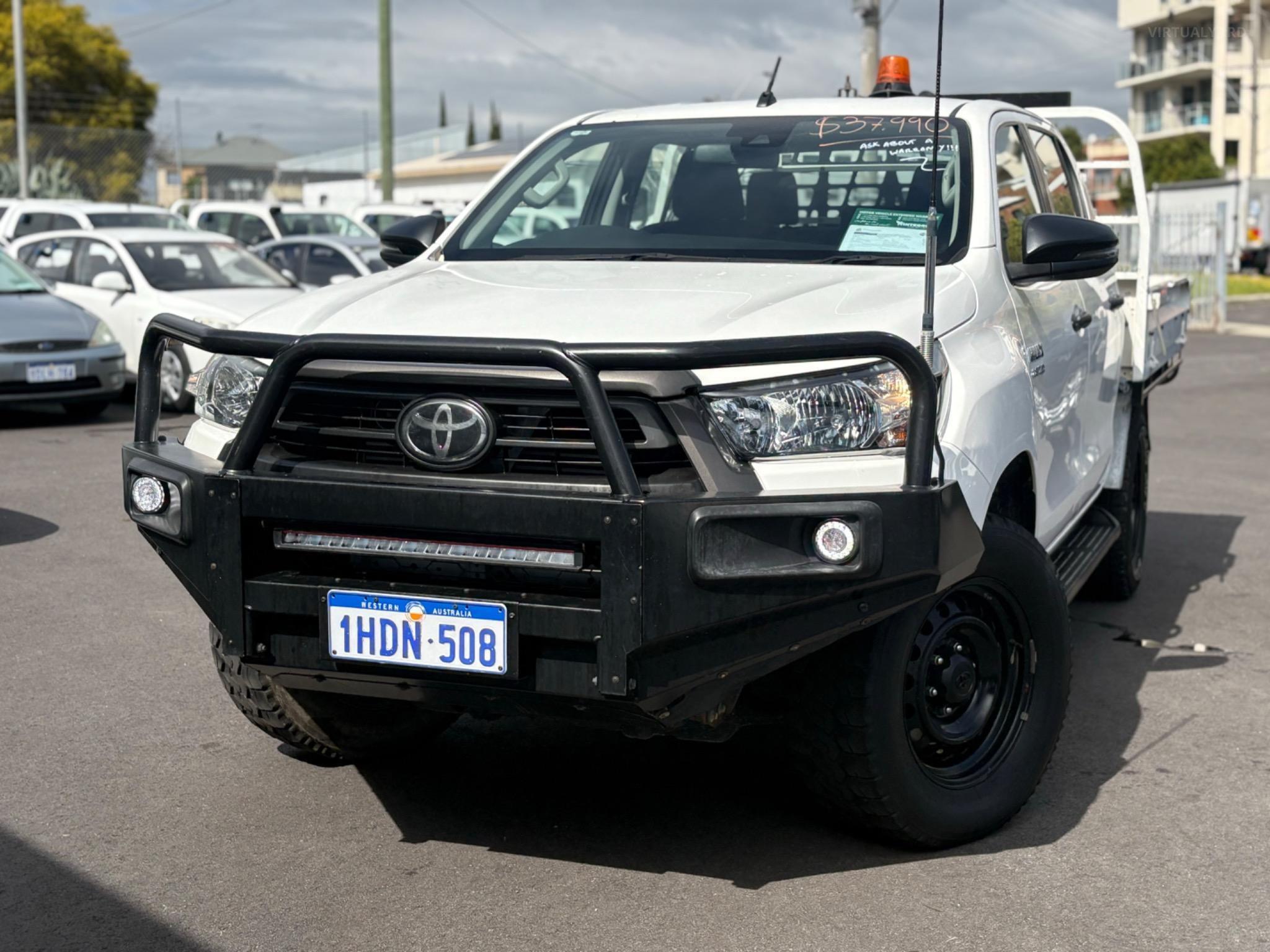 TOYOTA HILUX