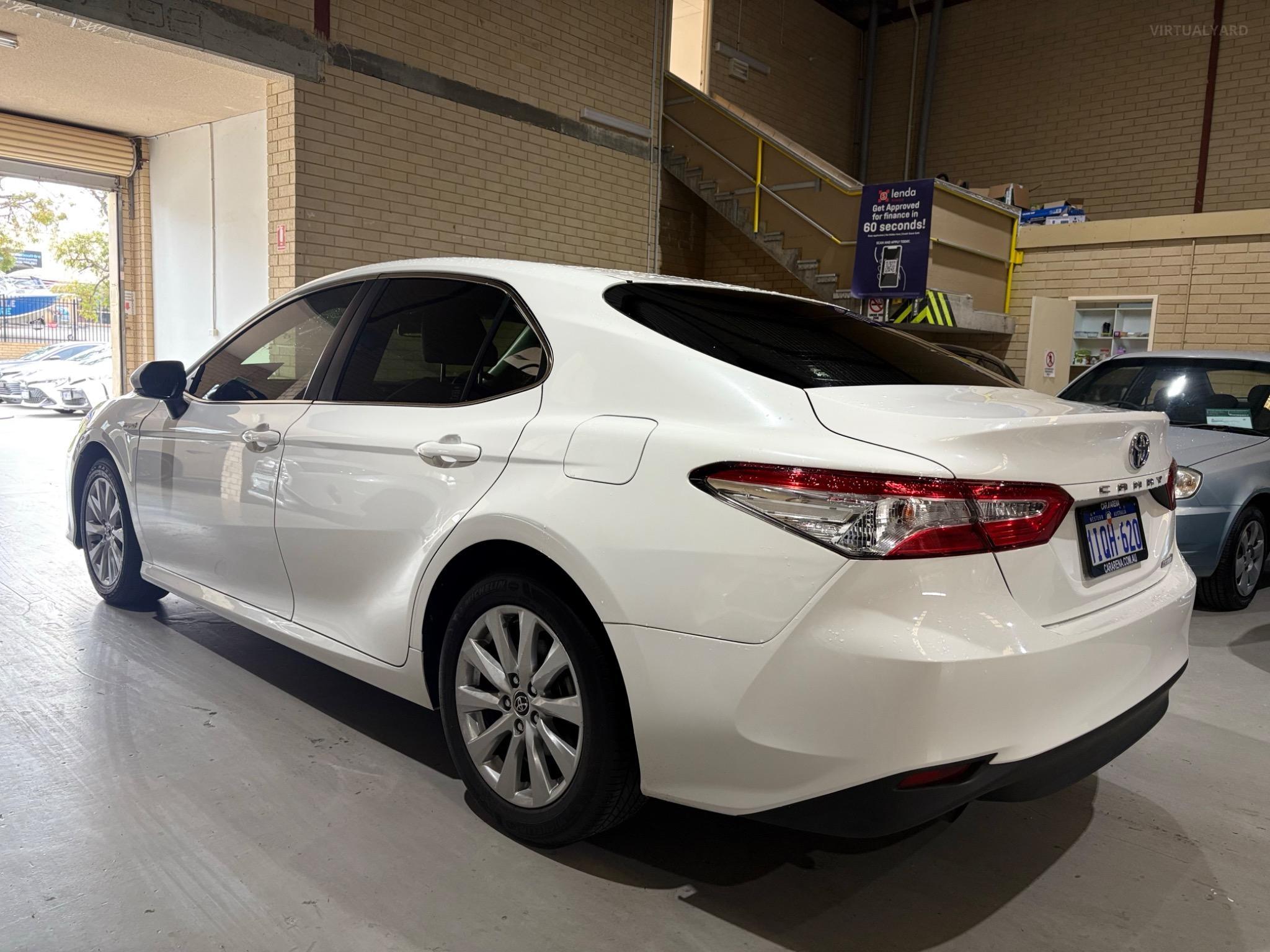 TOYOTA CAMRY