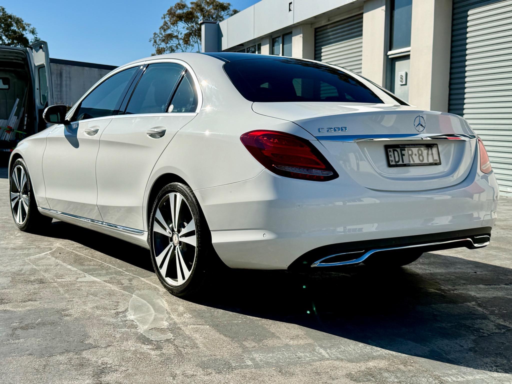 MERCEDES-BENZ C200