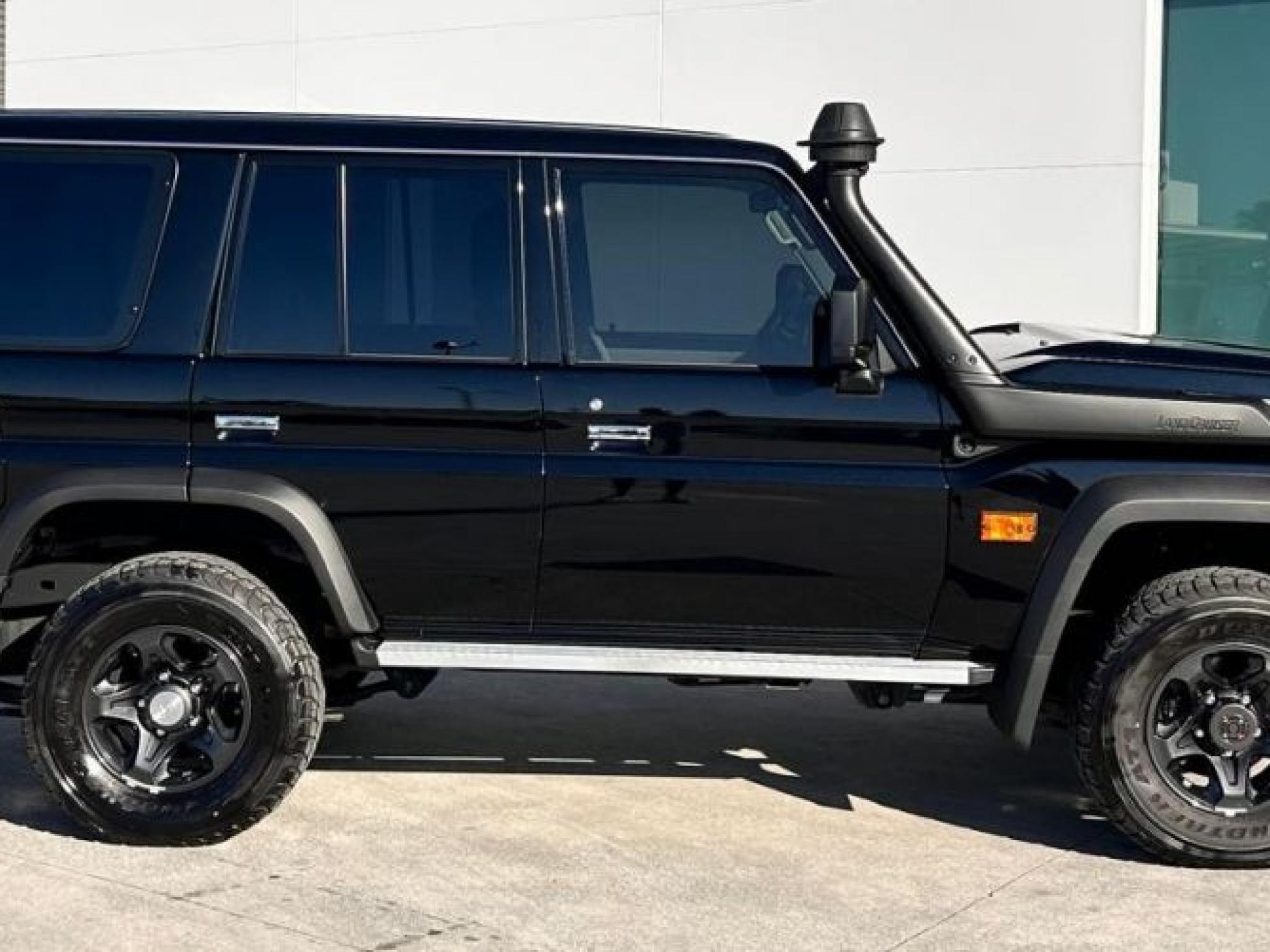 TOYOTA LANDCRUISER 70 SERIES