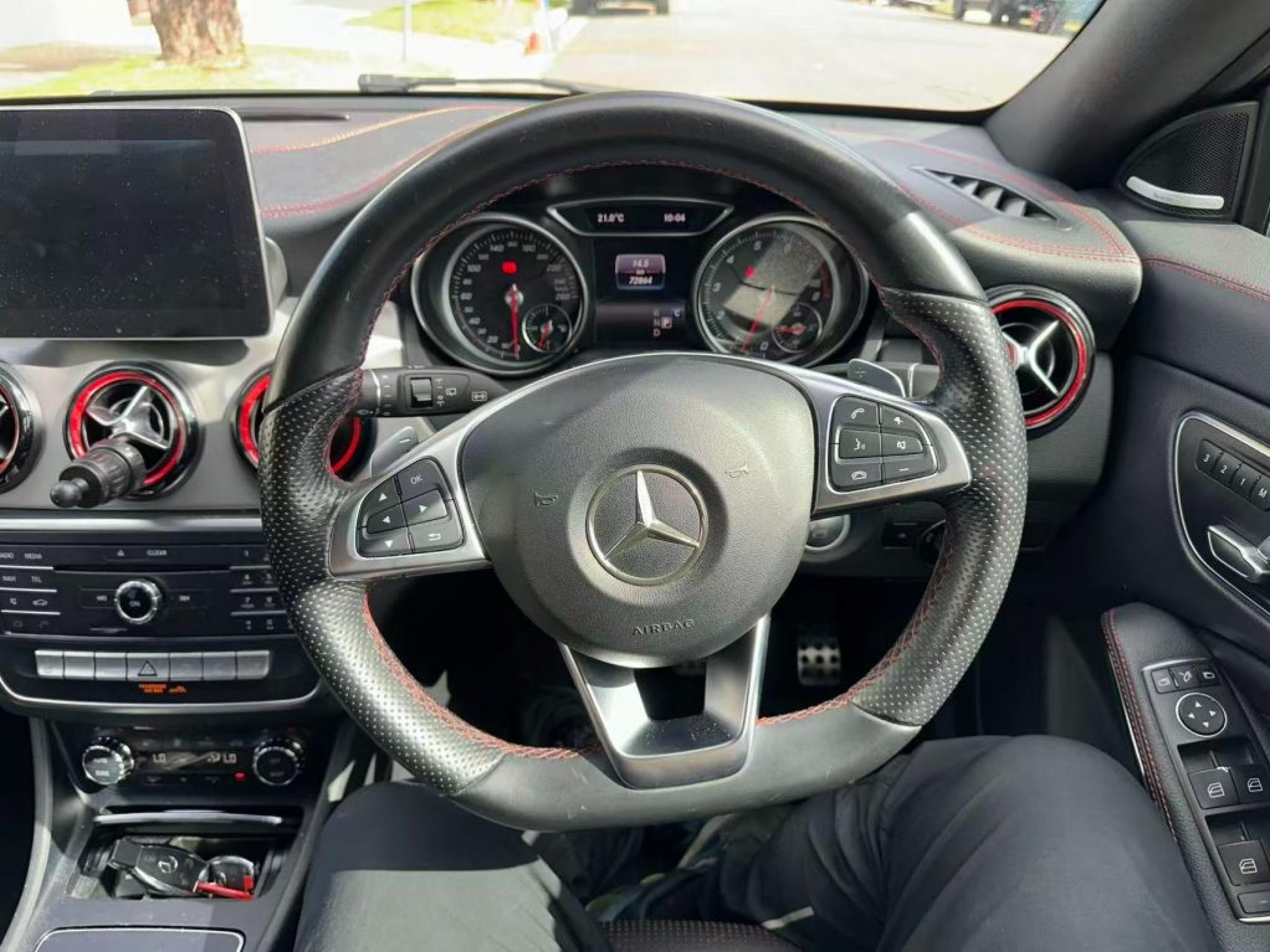MERCEDES-BENZ CLA
