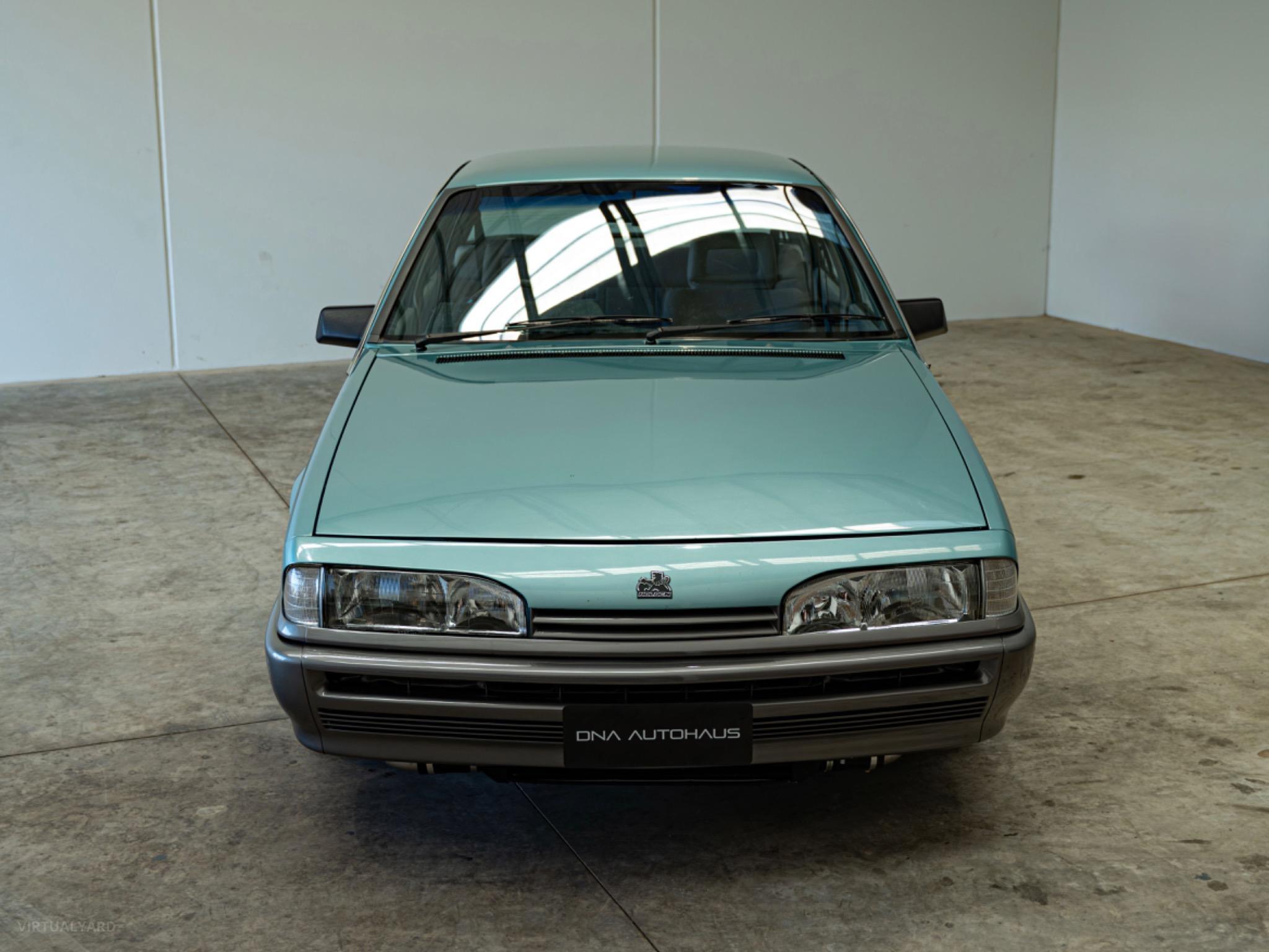 HOLDEN COMMODORE