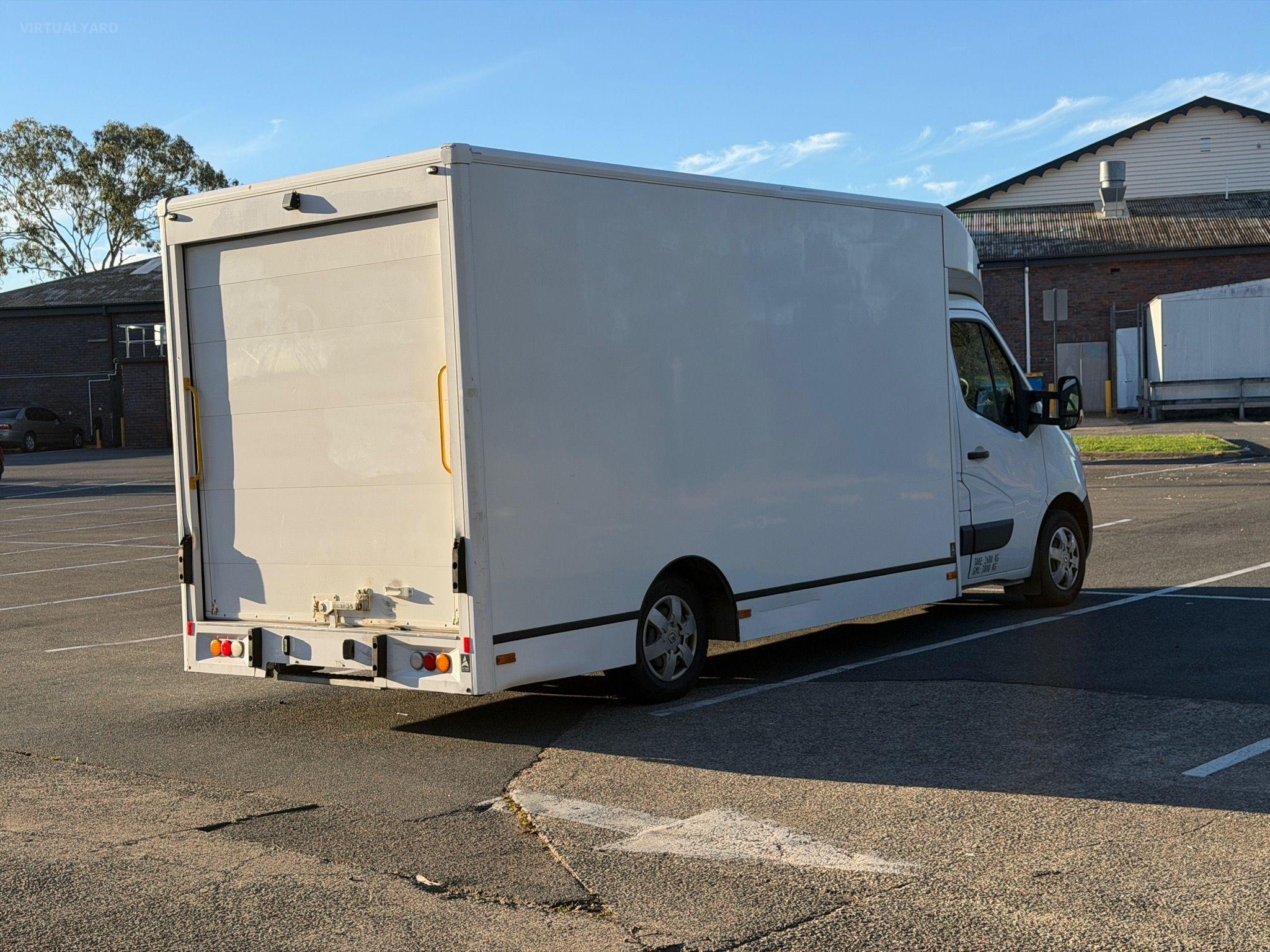 RENAULT Master