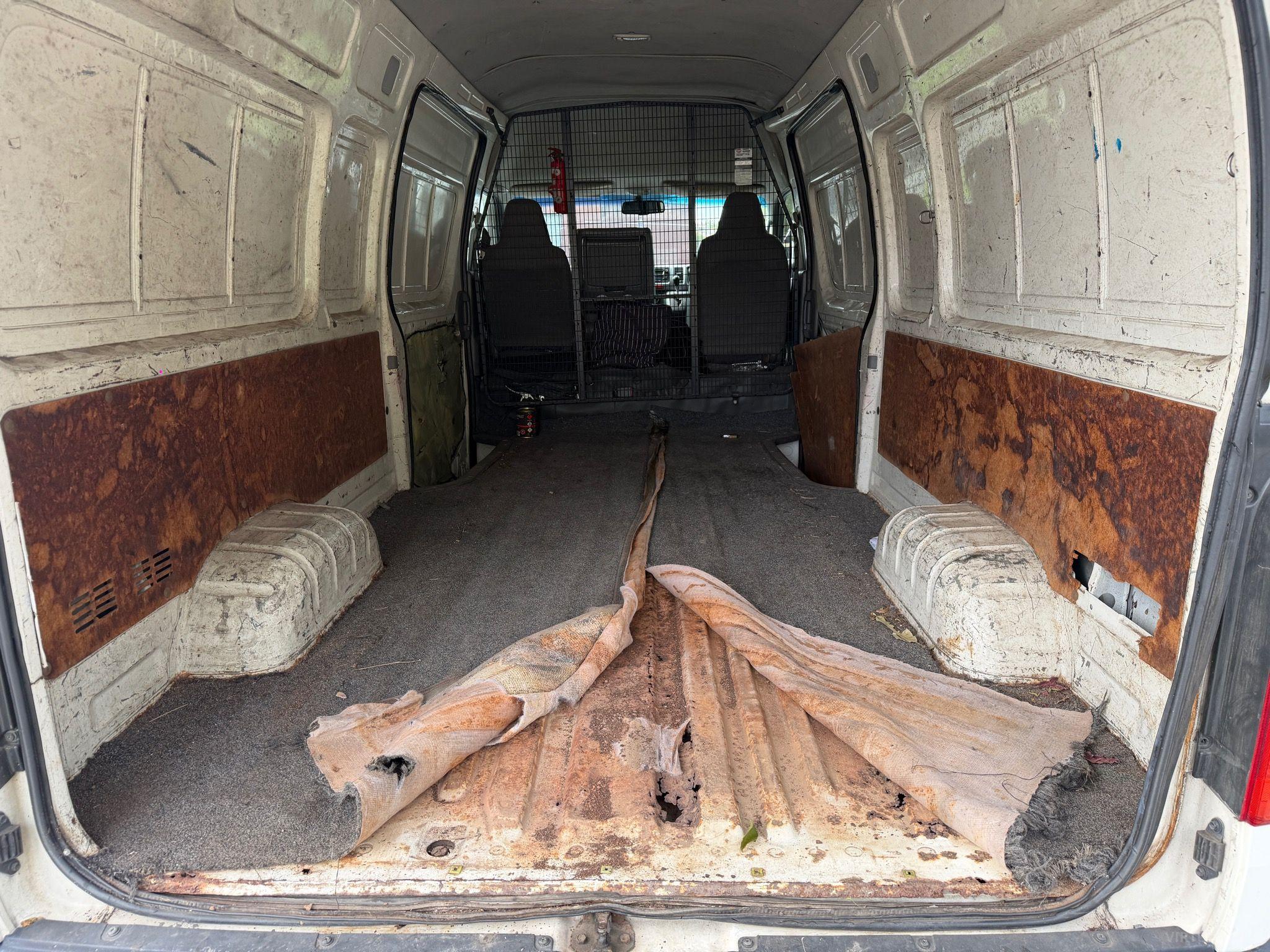 TOYOTA HIACE