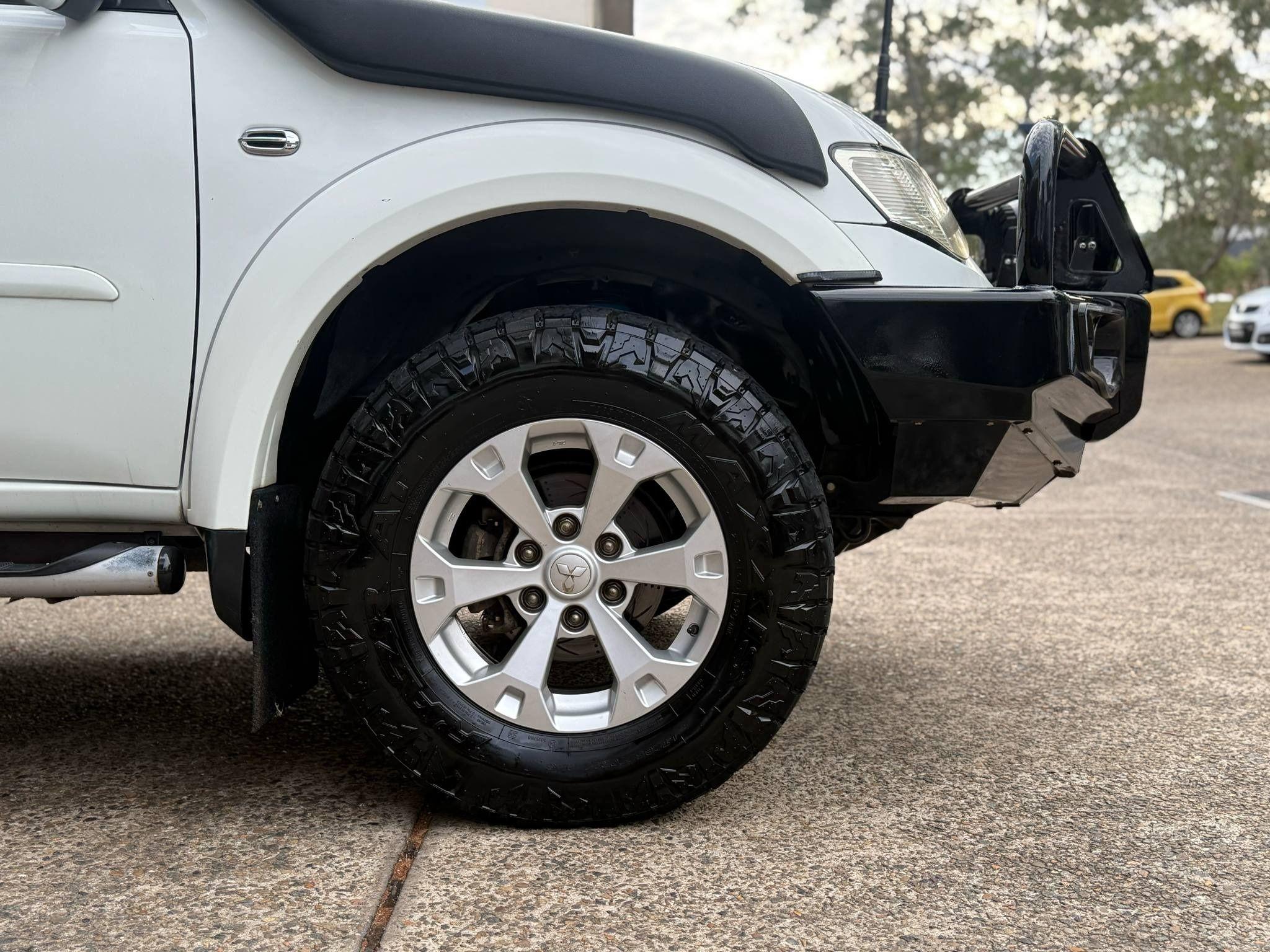 MITSUBISHI TRITON