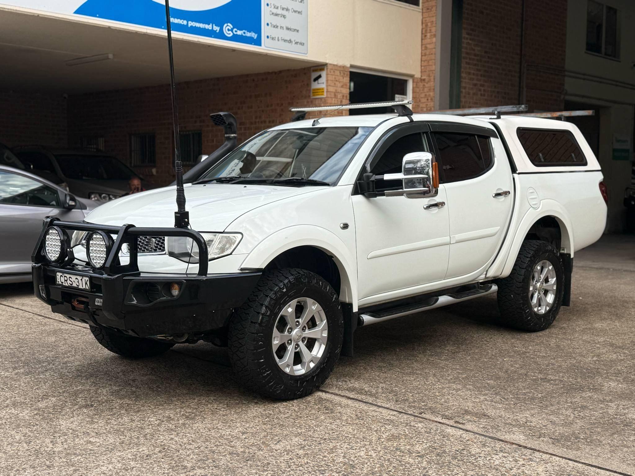 MITSUBISHI TRITON
