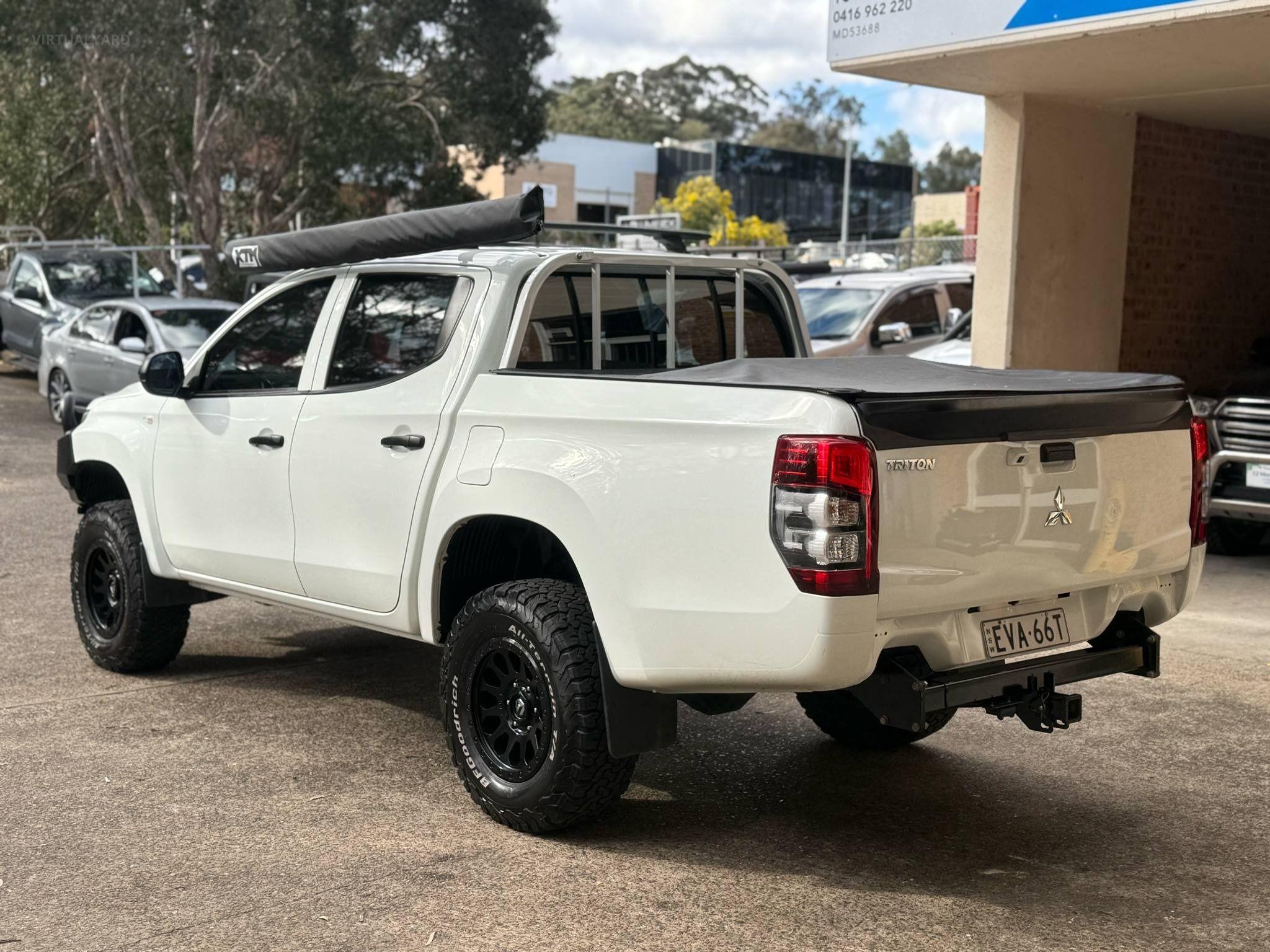 MITSUBISHI TRITON