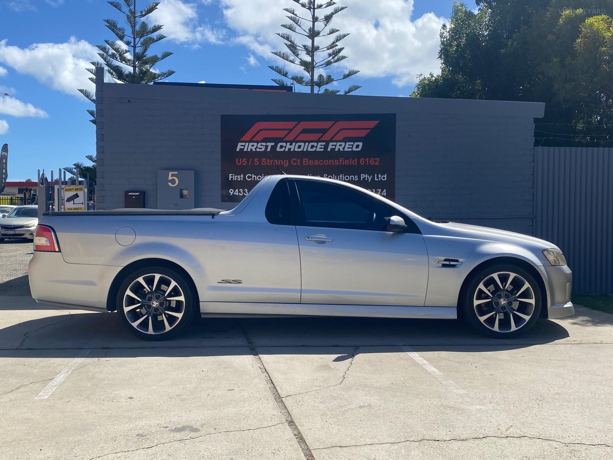 HOLDEN COMMODORE