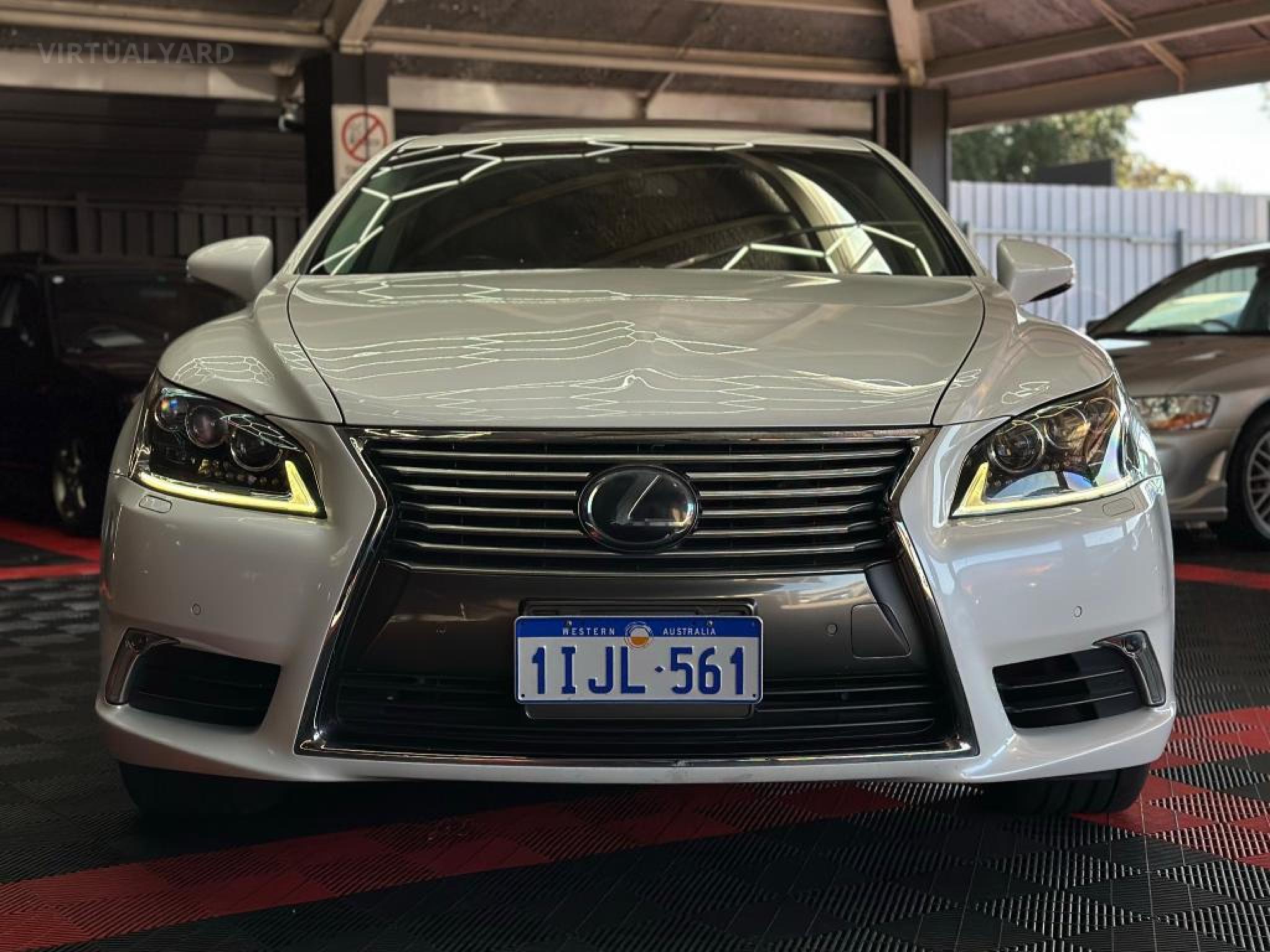 Lexus LS