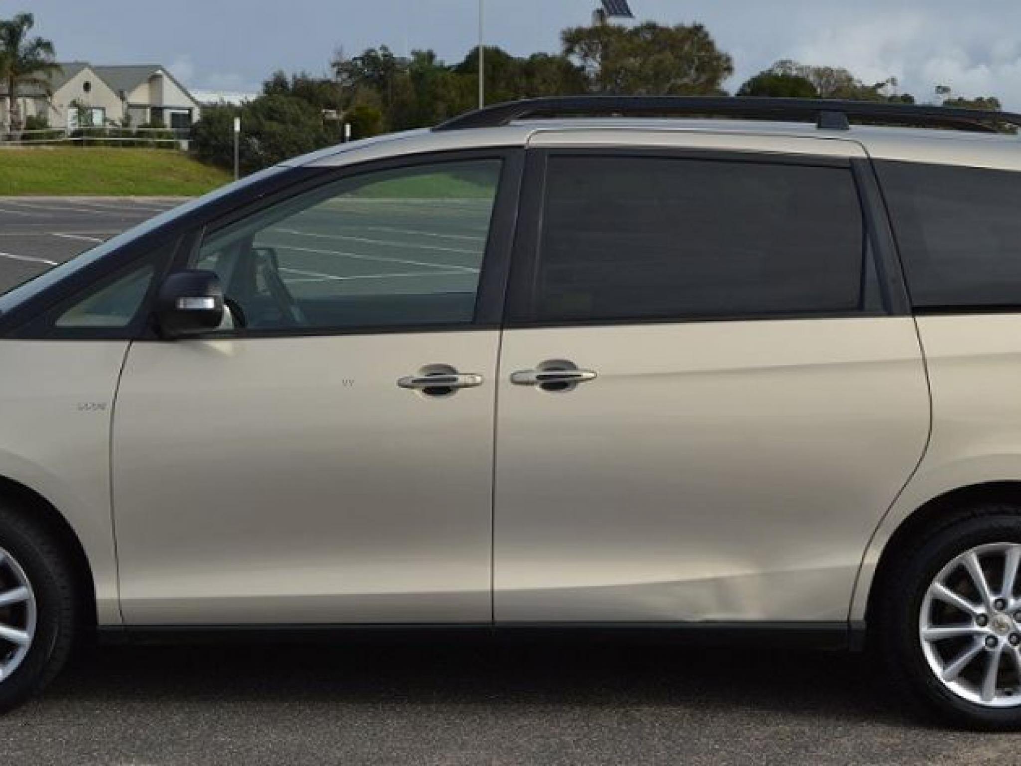 TOYOTA TARAGO