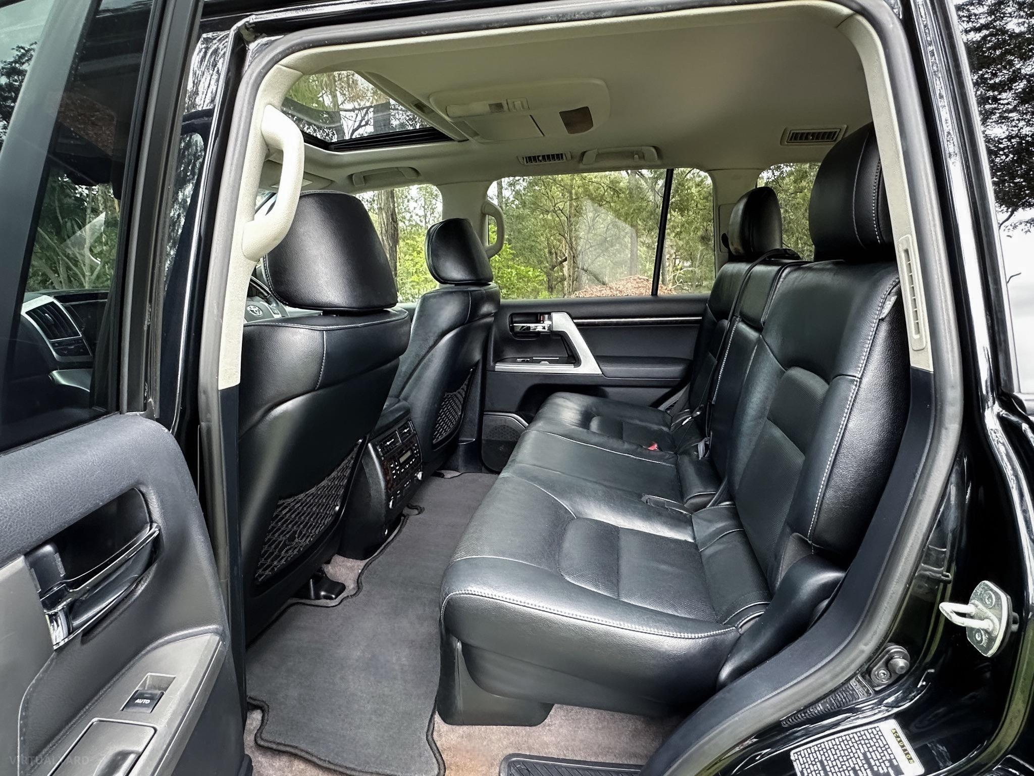 TOYOTA LANDCRUISER