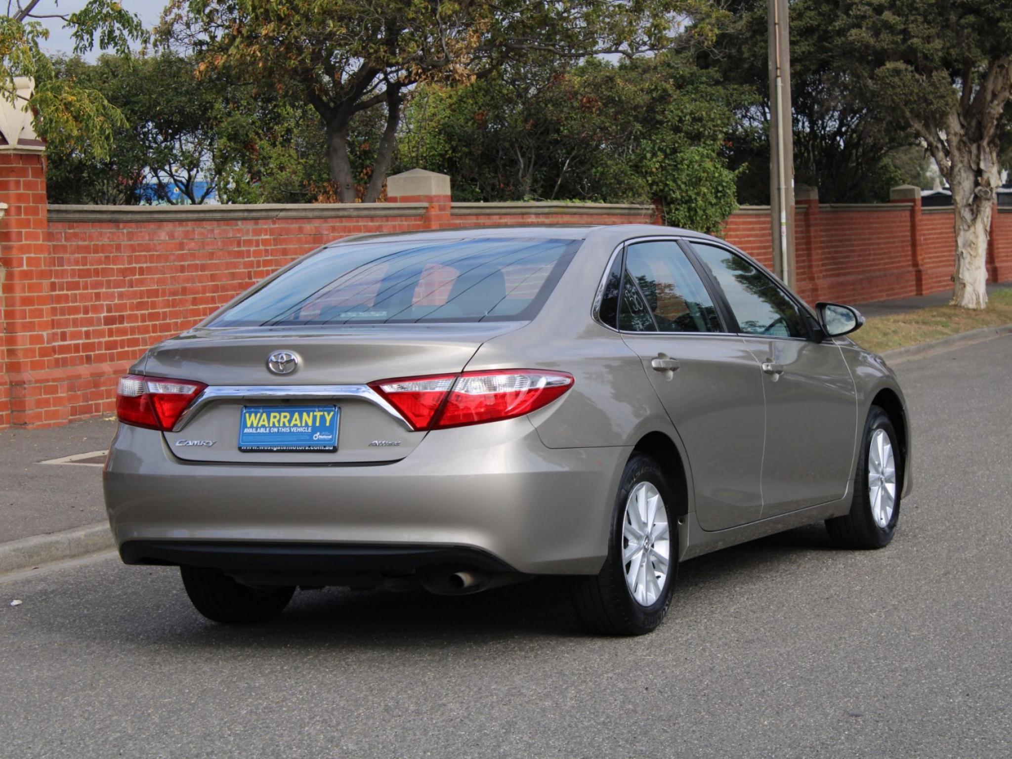 TOYOTA CAMRY