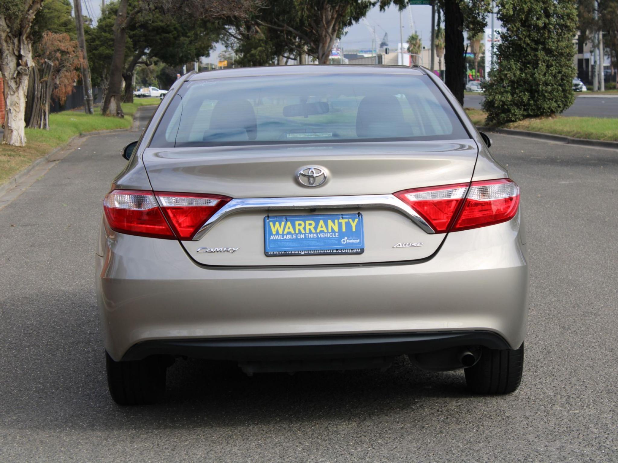TOYOTA CAMRY