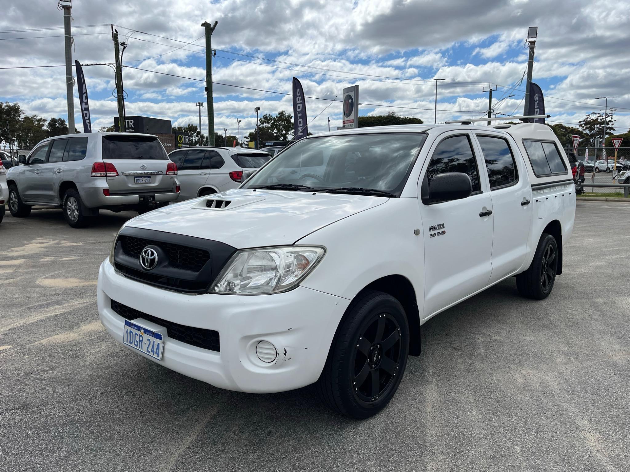 TOYOTA HILUX