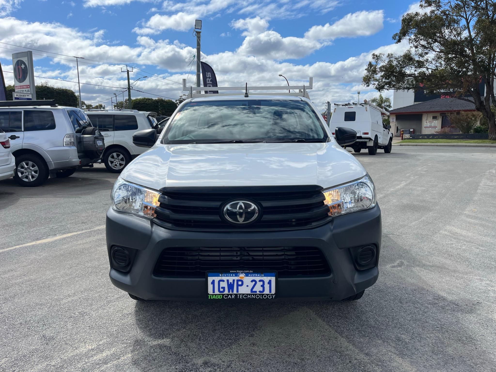 TOYOTA HILUX