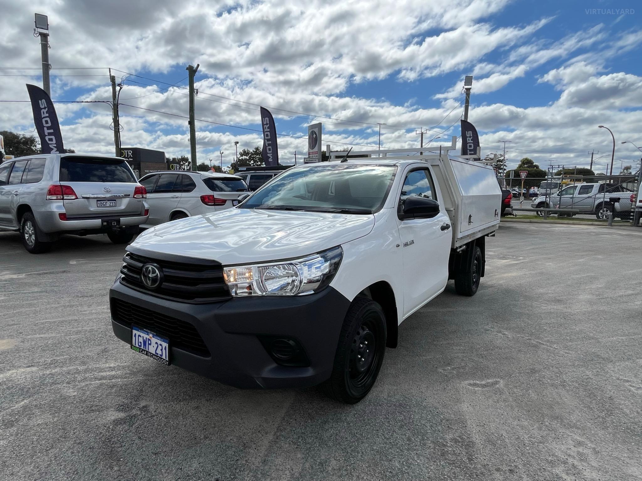 TOYOTA HILUX
