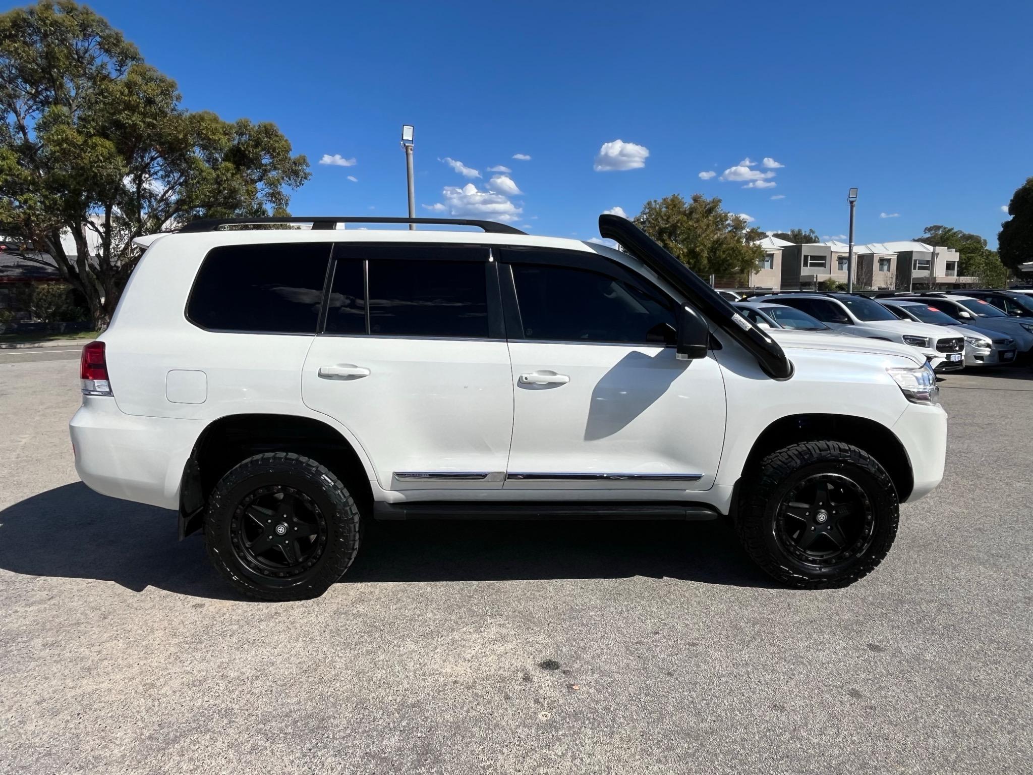 TOYOTA LANDCRUISER