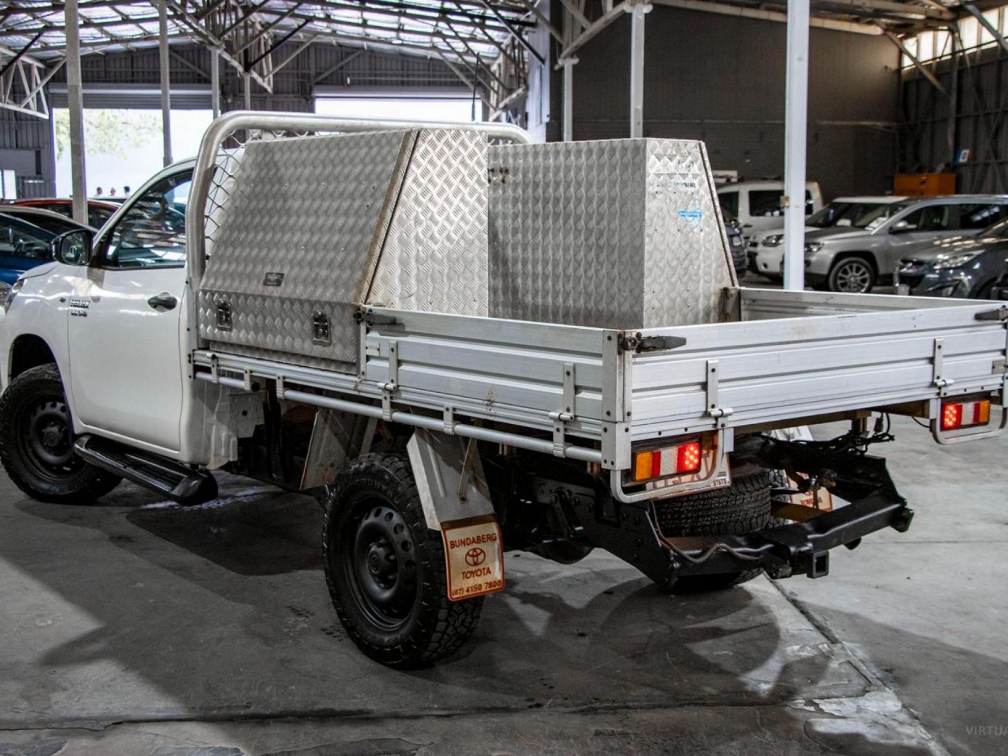 TOYOTA HILUX