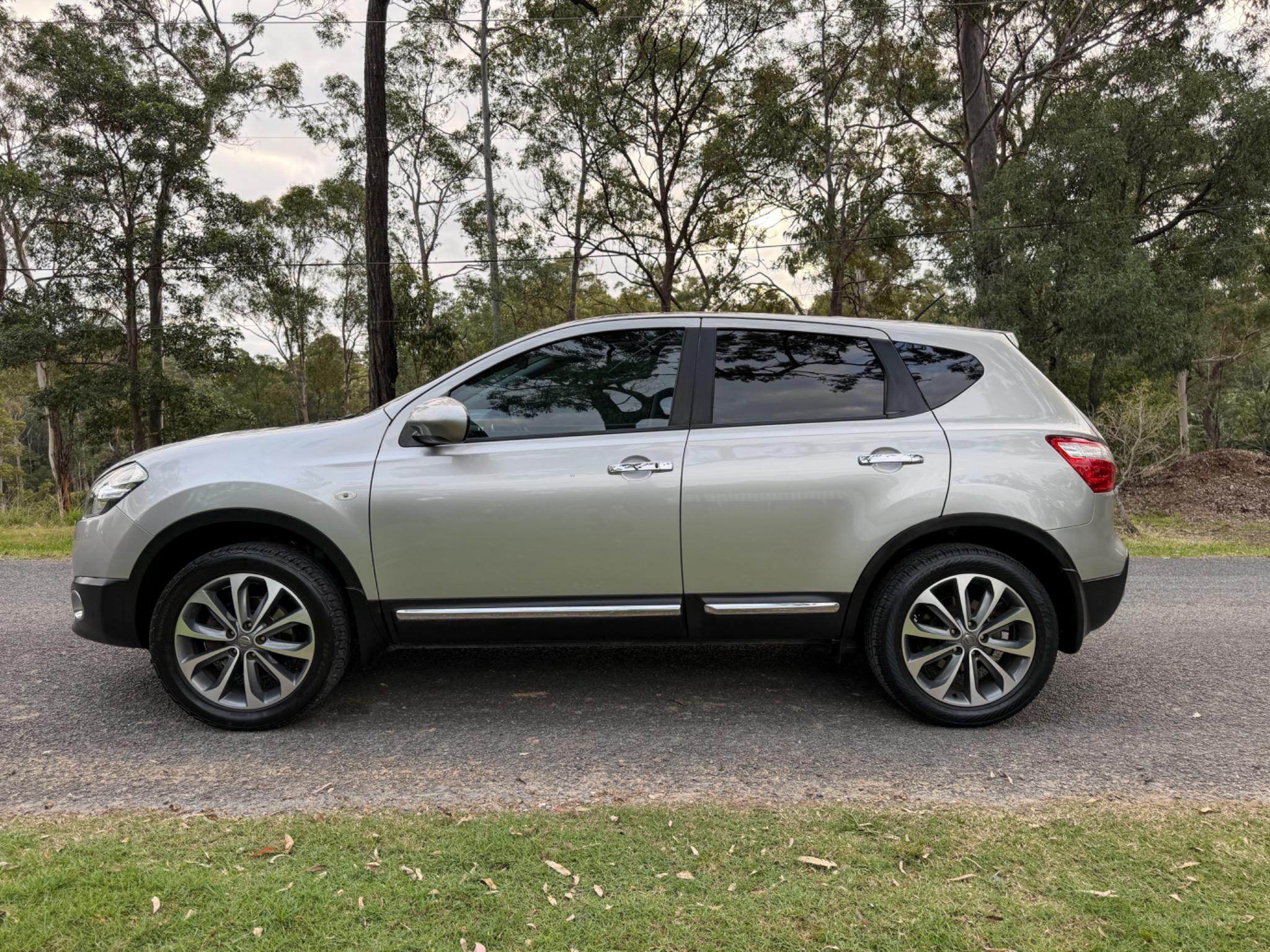 NISSAN DUALIS