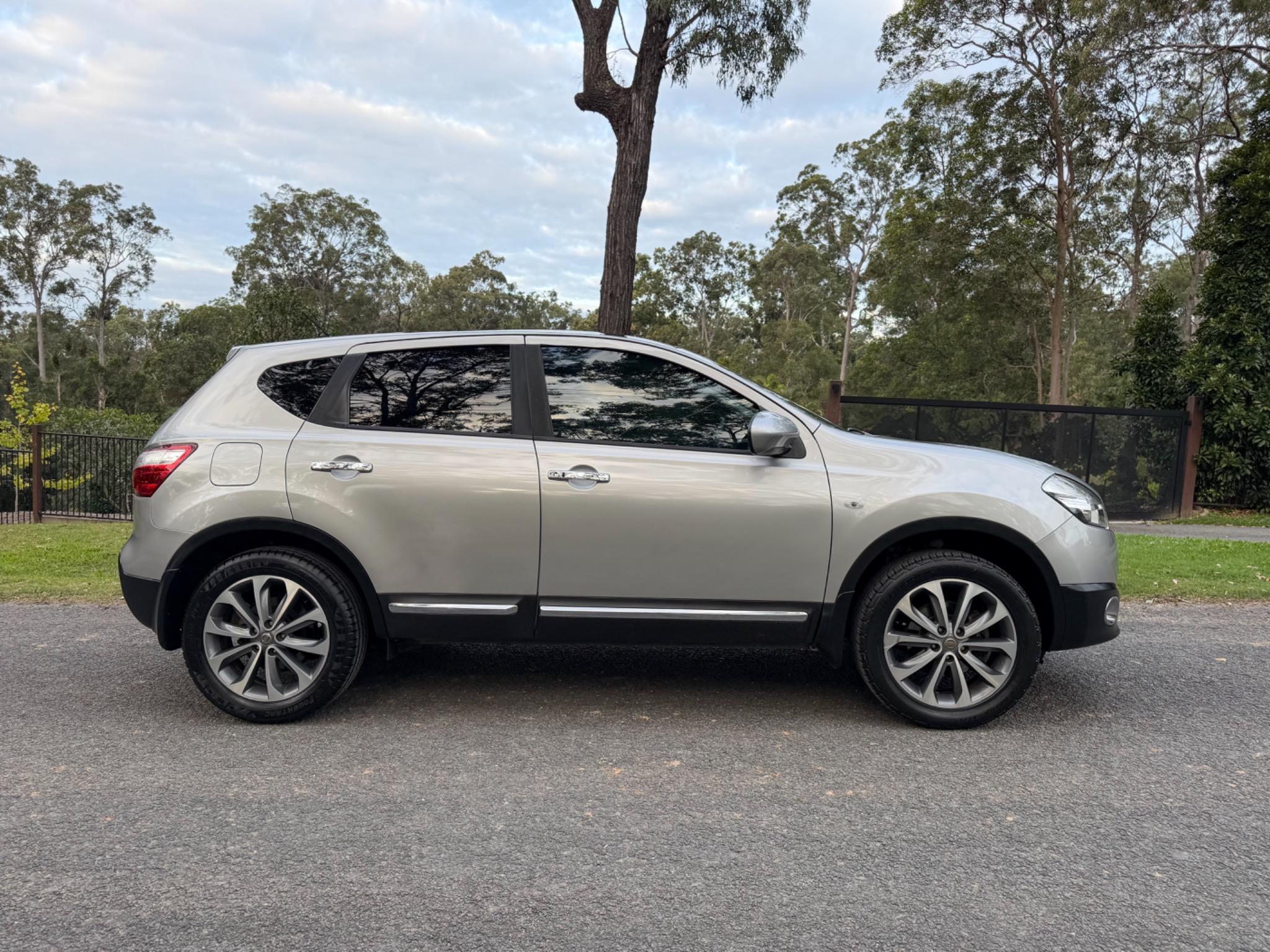 NISSAN DUALIS