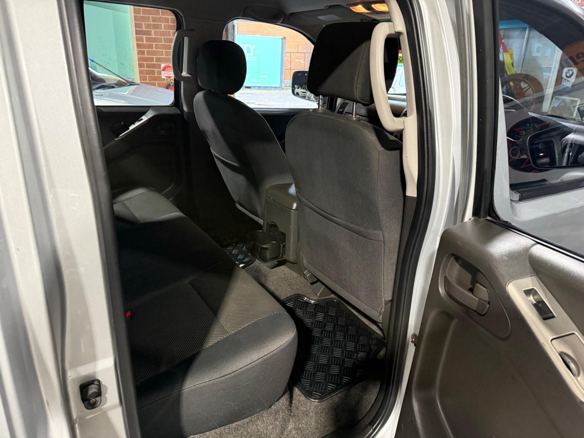 NISSAN NAVARA