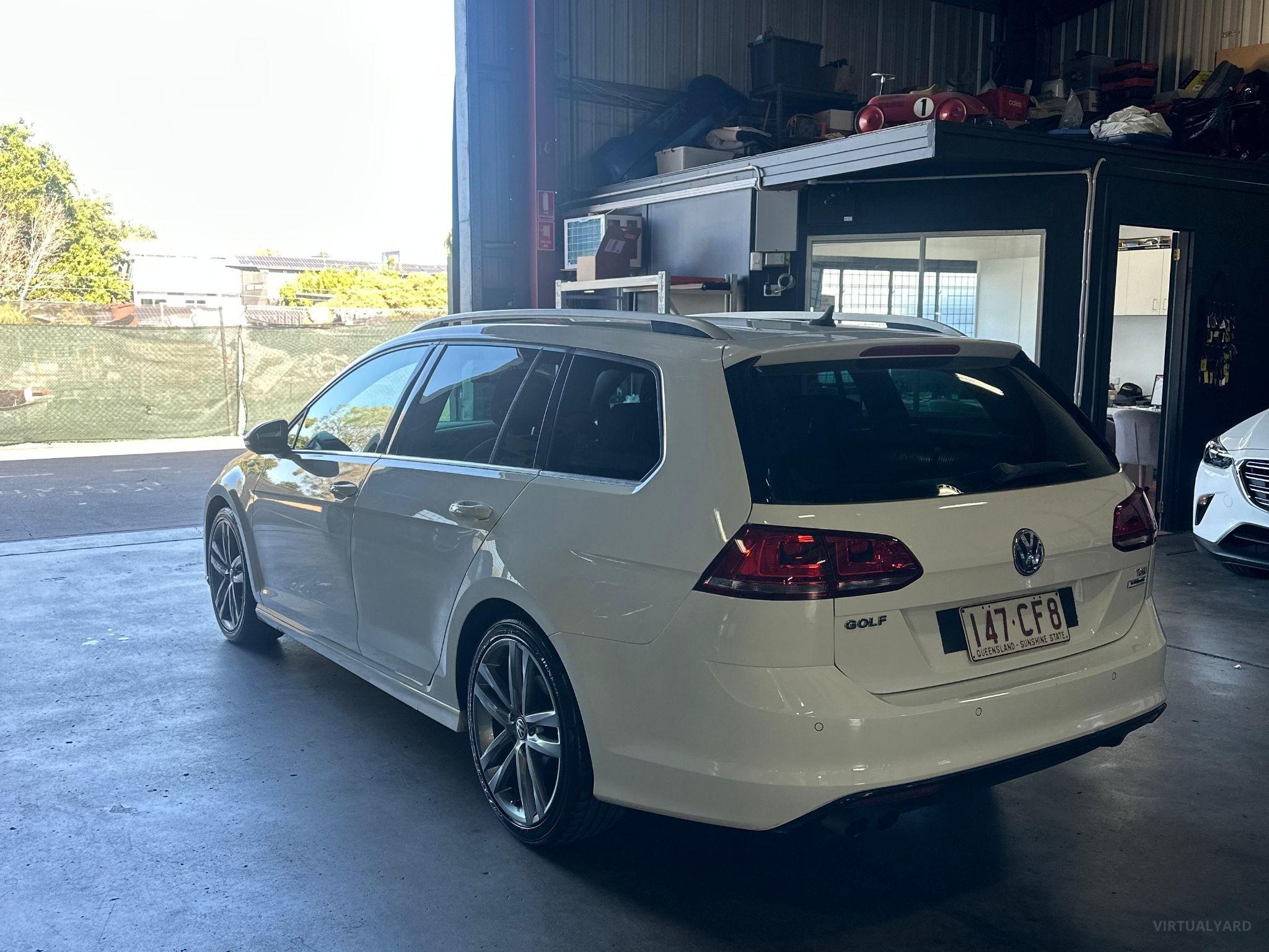 VOLKSWAGEN GOLF