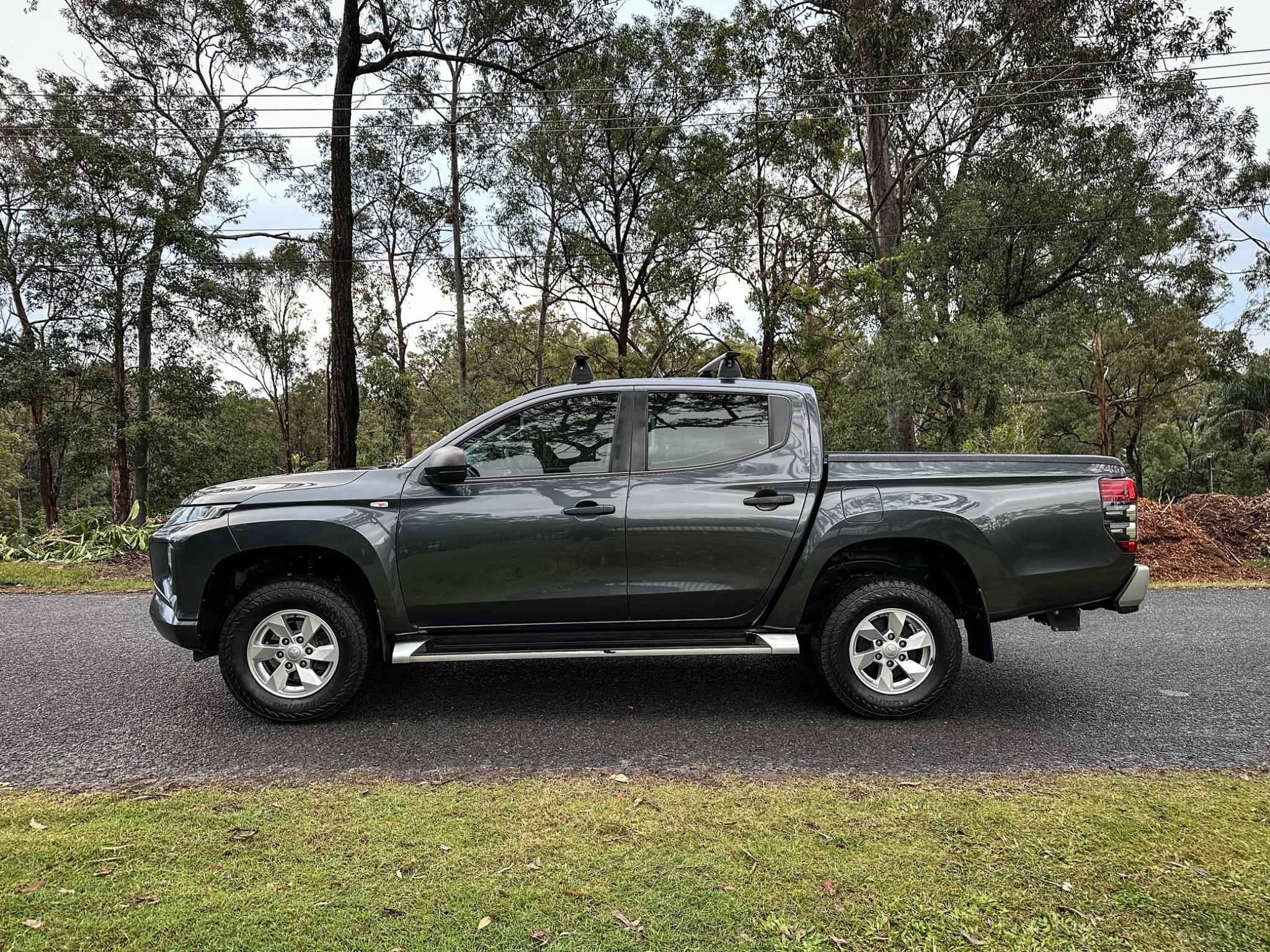 MITSUBISHI TRITON