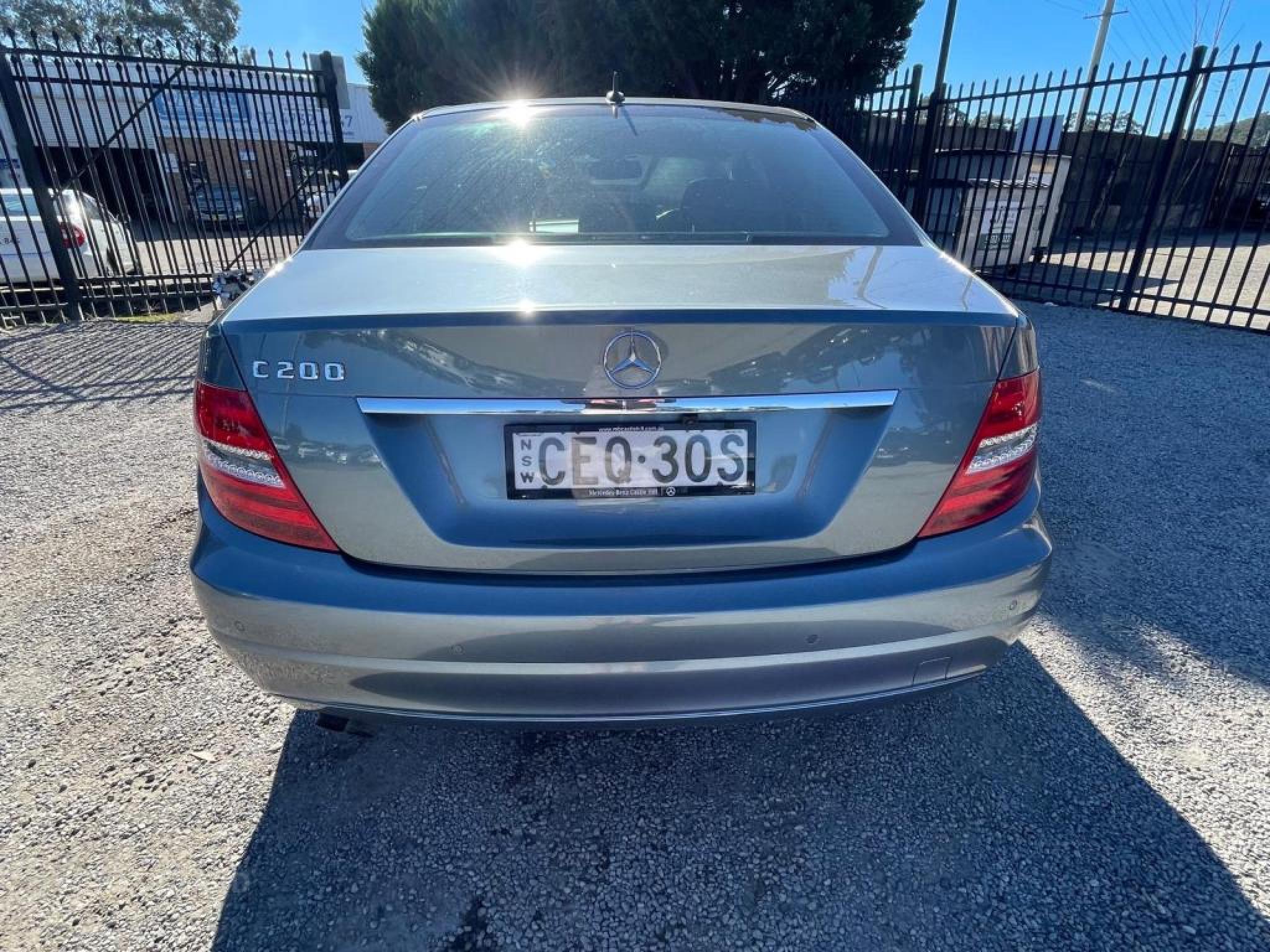 MERCEDES-BENZ C200