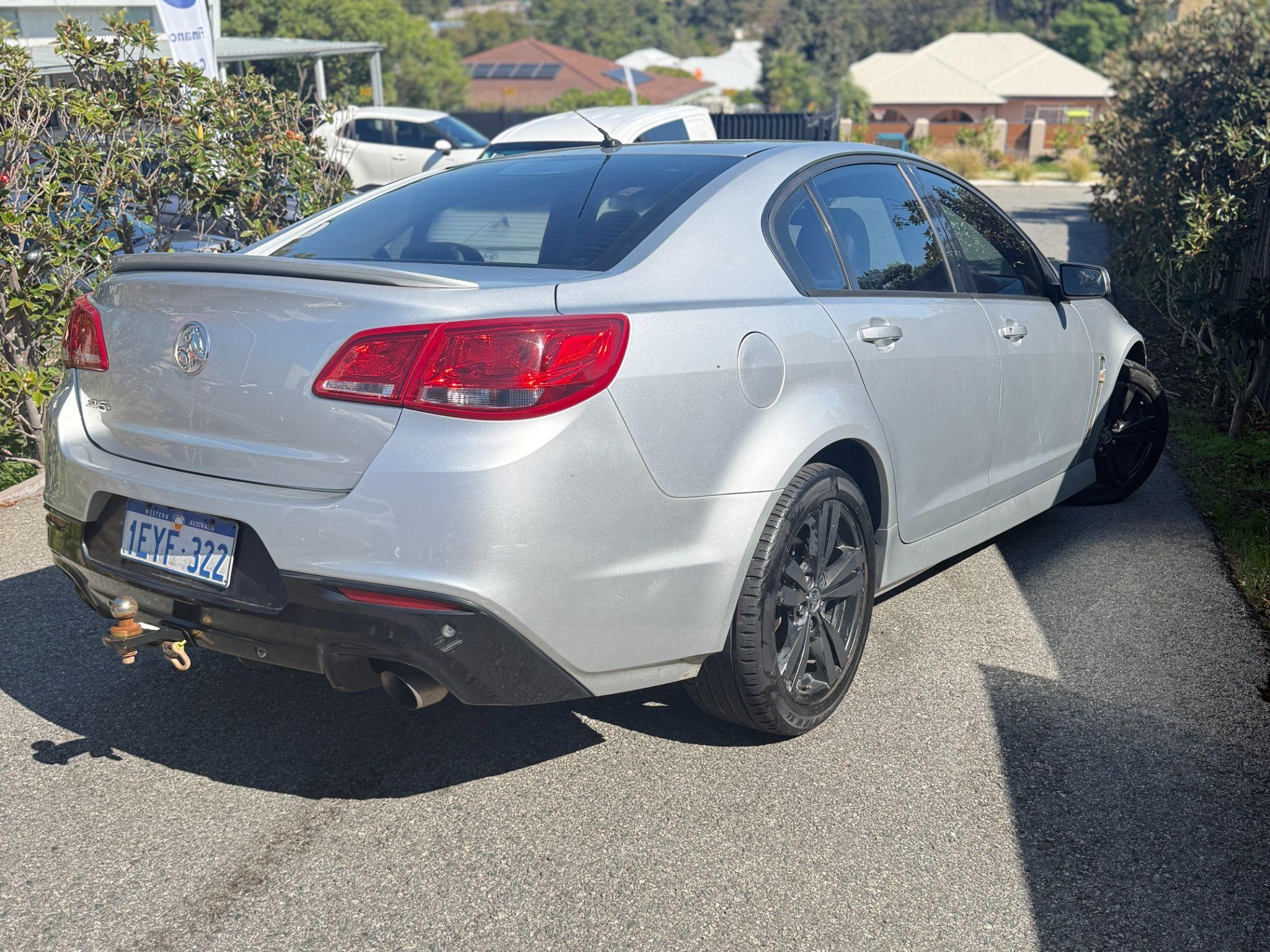 HOLDEN COMMODORE